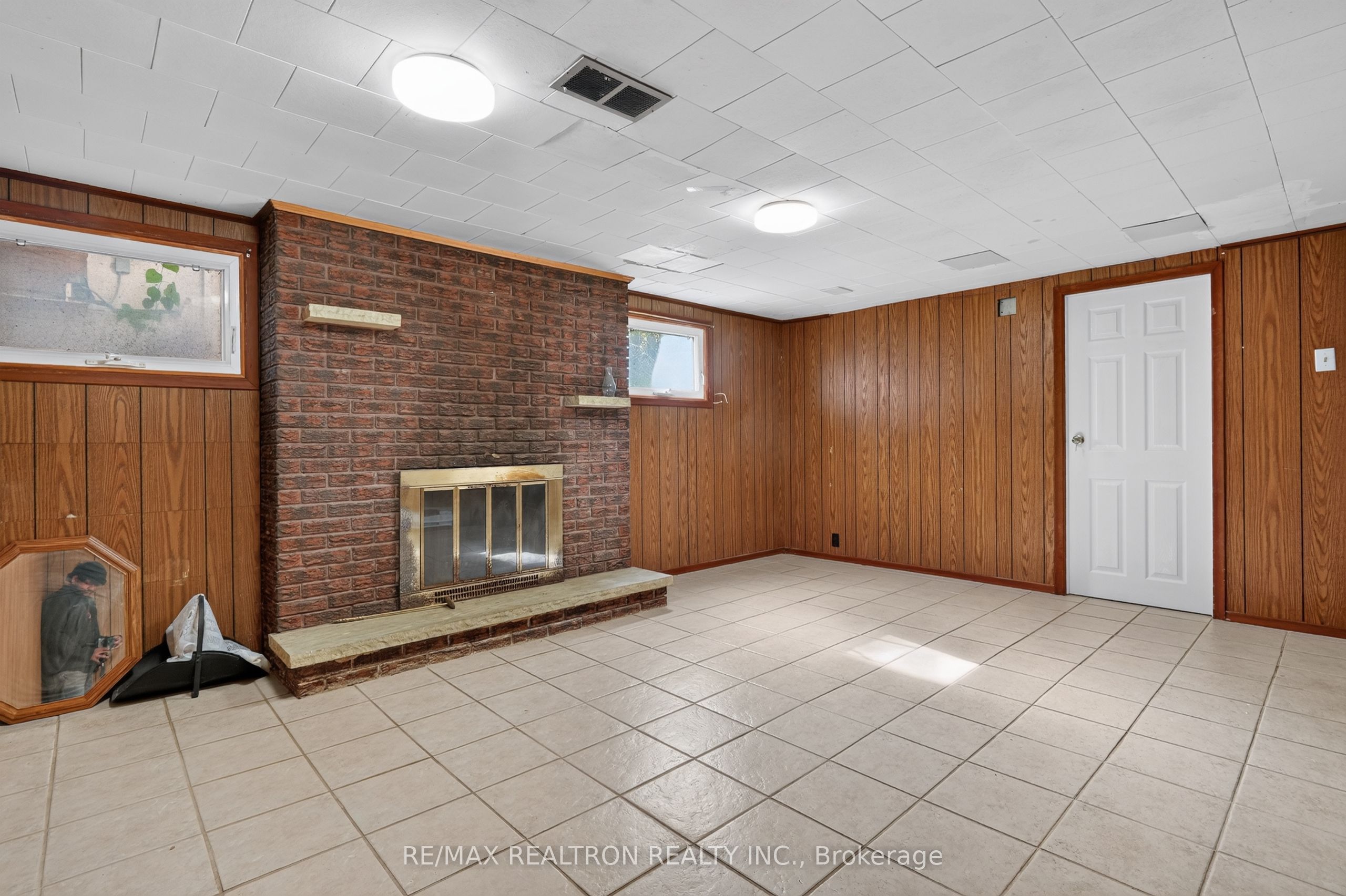 20 West Hill Drive Basement Property Photo 15