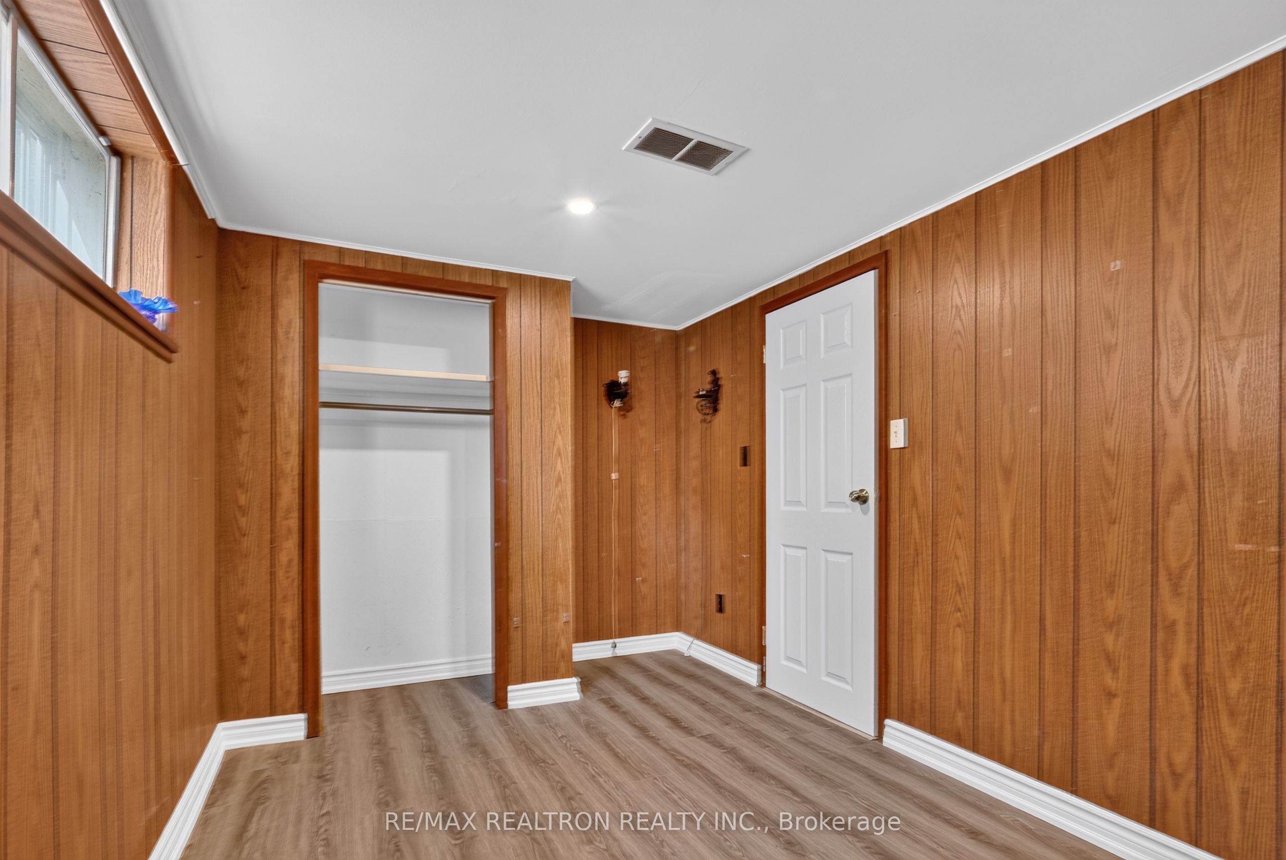 20 West Hill Drive Basement Property Photo 16