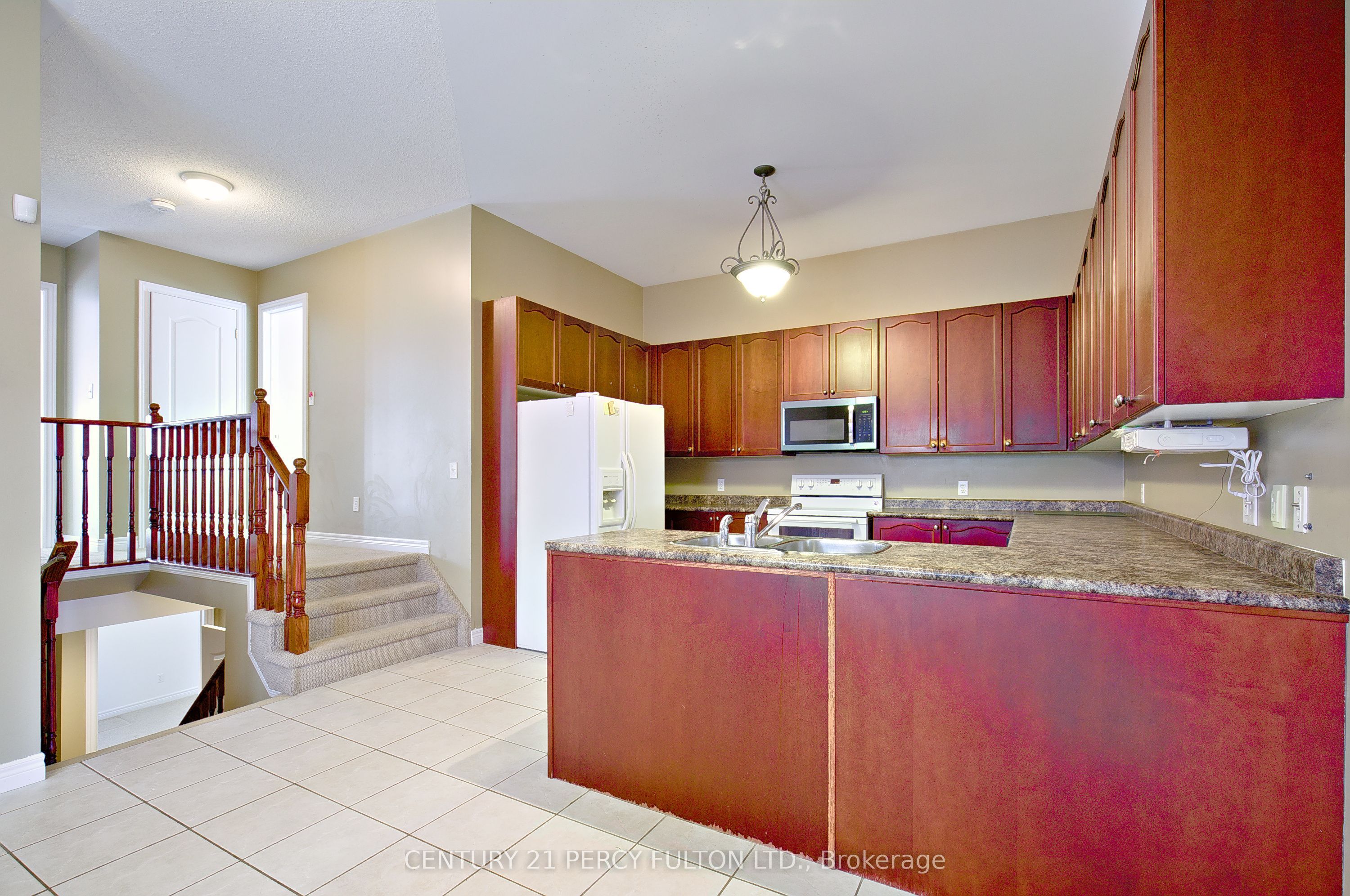 7 Bridlewood Boulevard Property Photo 7