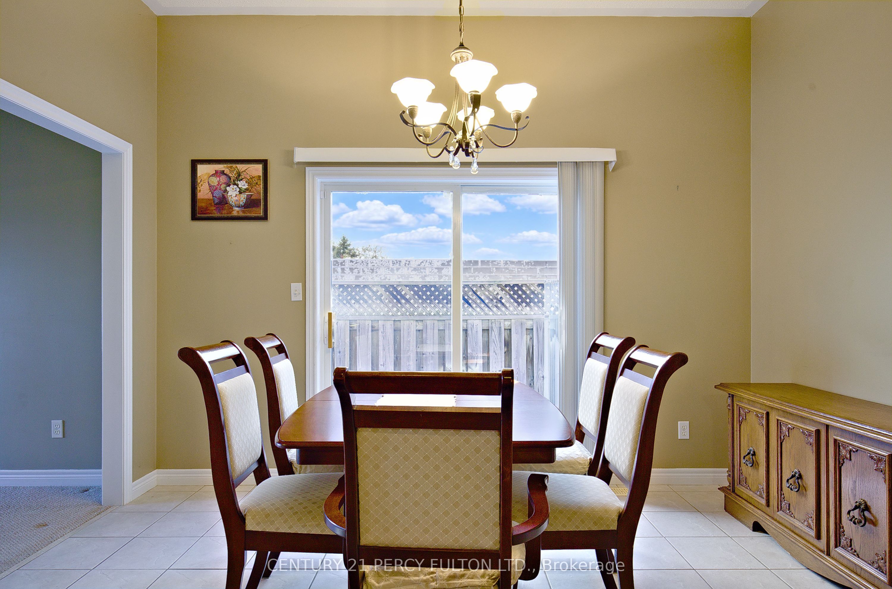 7 Bridlewood Boulevard Property Photo 10