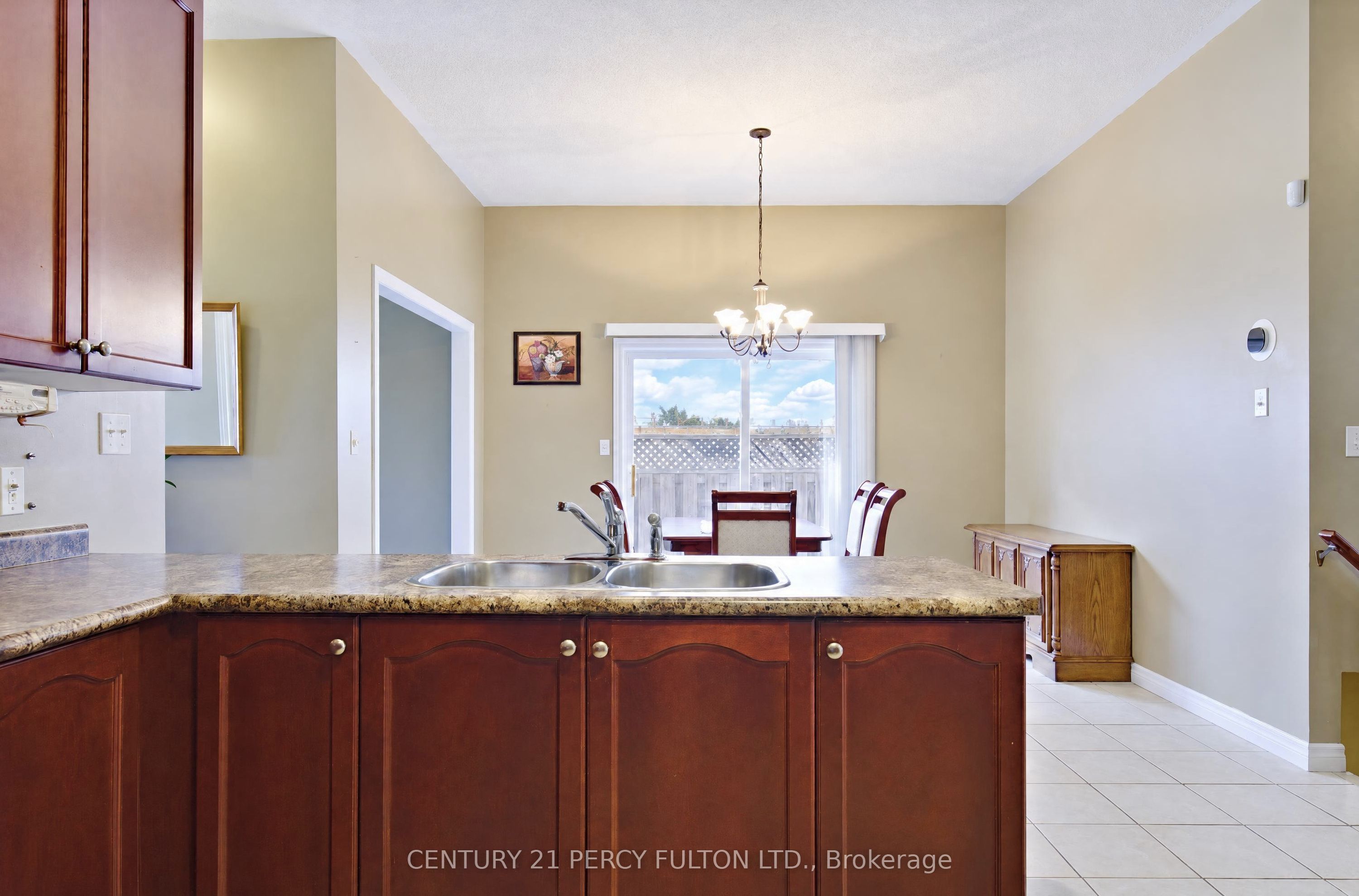 7 Bridlewood Boulevard Property Photo 12
