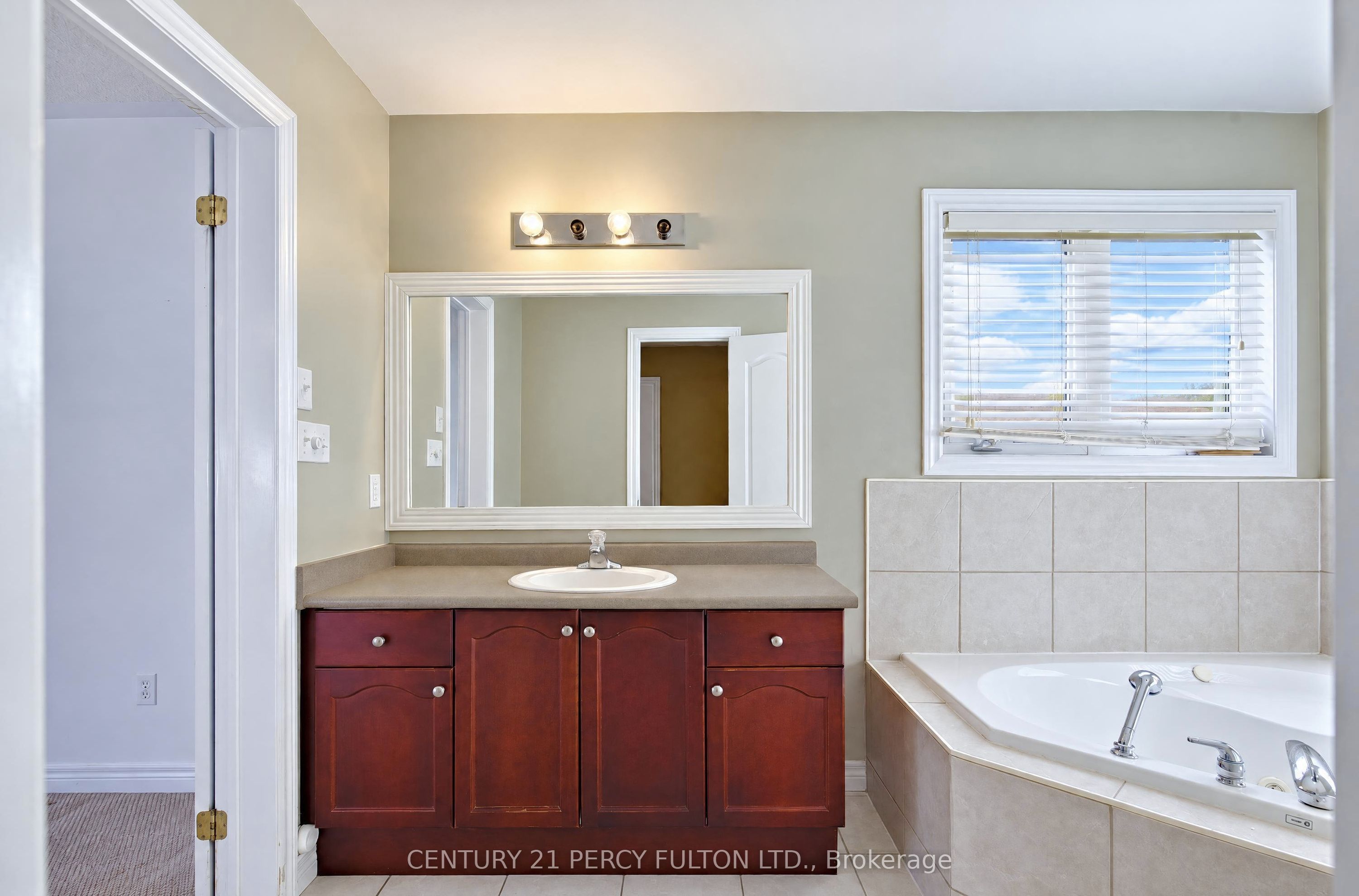 7 Bridlewood Boulevard Property Photo 20