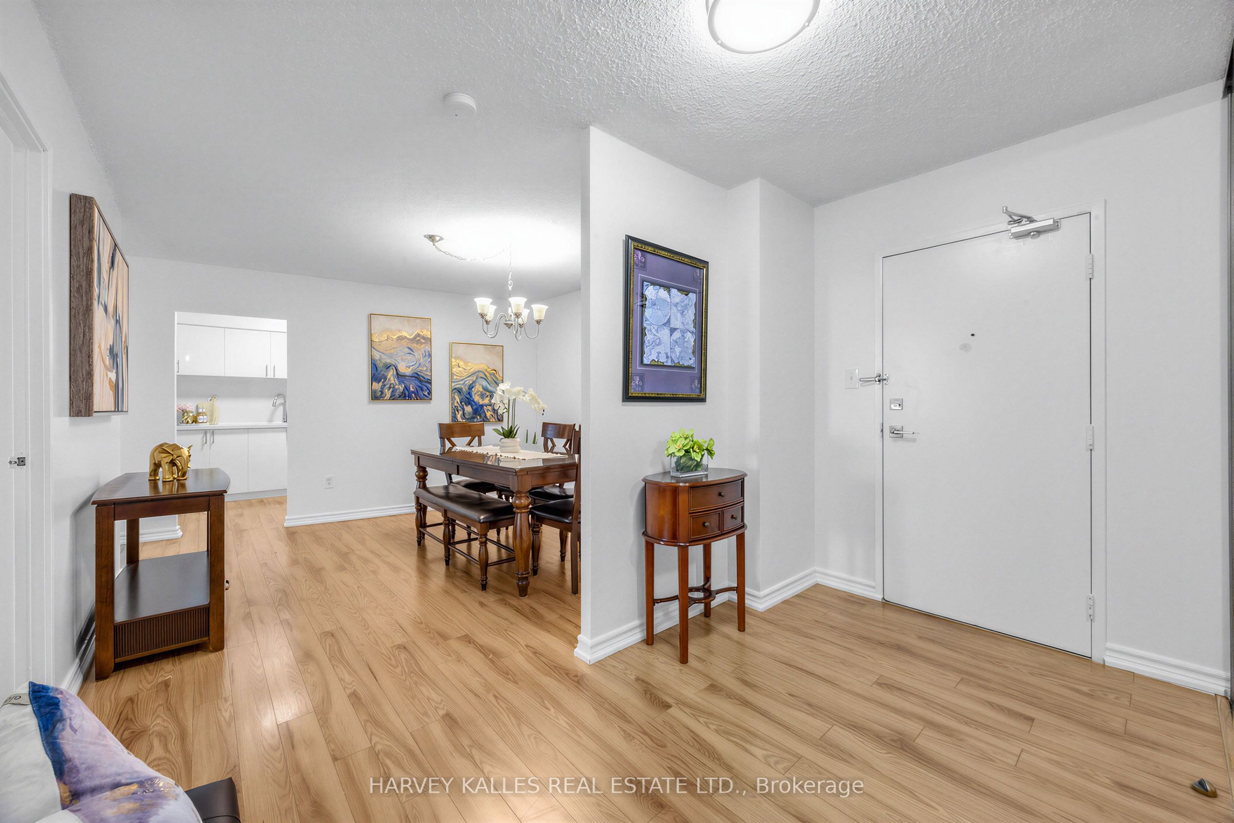 100 Echo Point 1801 Property Photo 3
