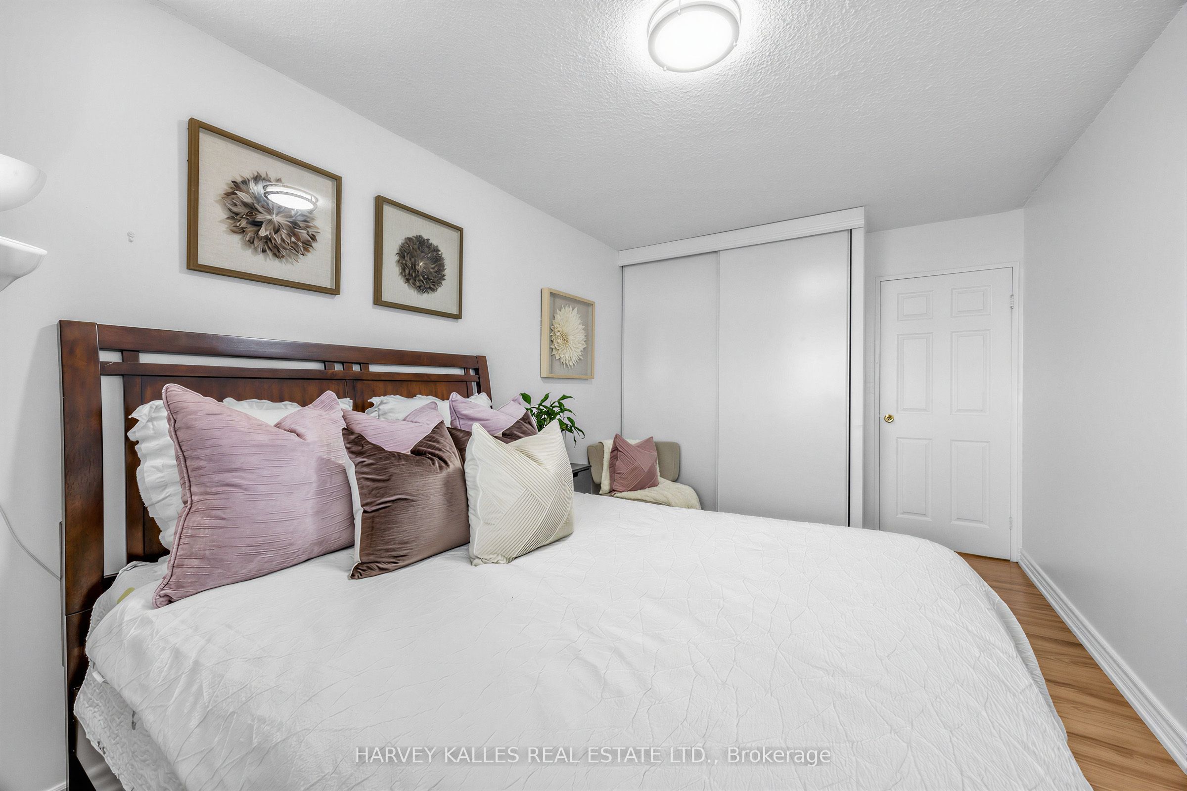 100 Echo Point 1801 Property Photo 16