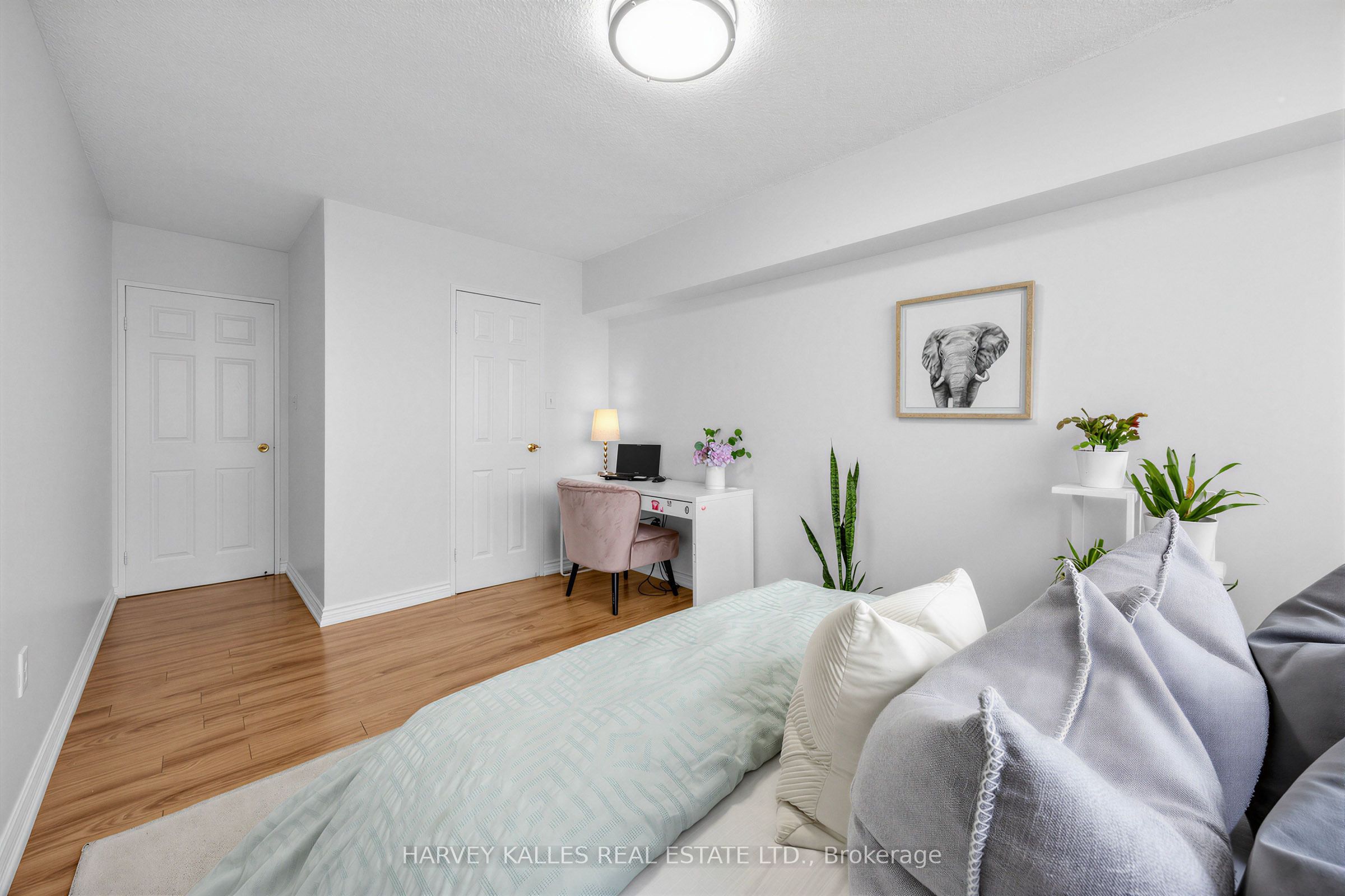 100 Echo Point 1801 Property Photo 22