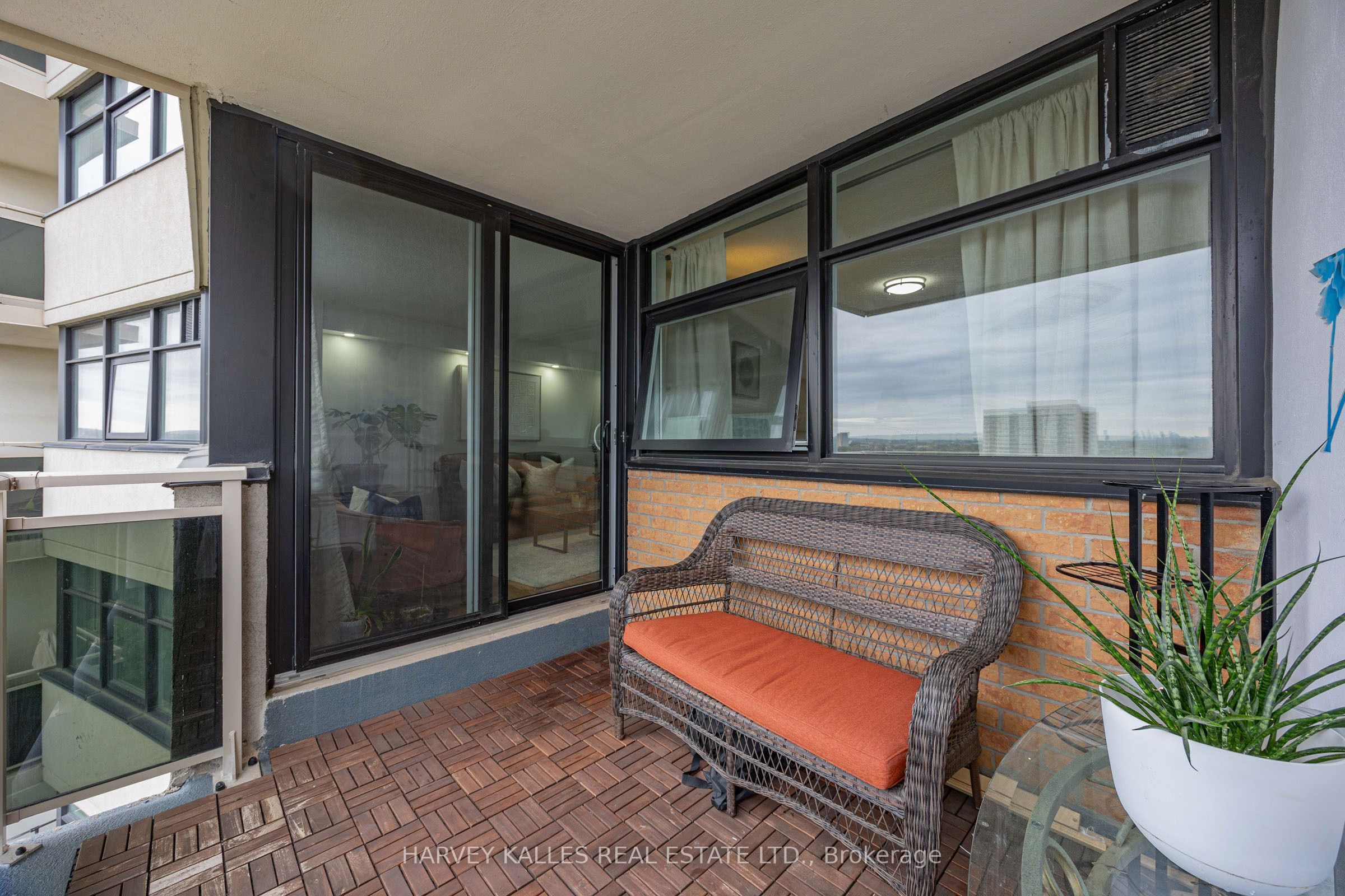 100 Echo Point 1801 Property Photo 23