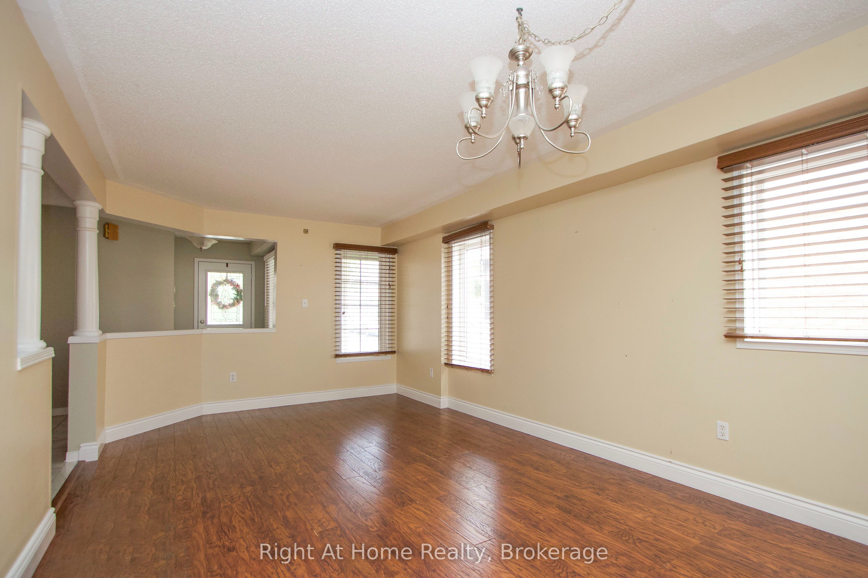 75 Millburn Drive Upper Unit Property Photo 6