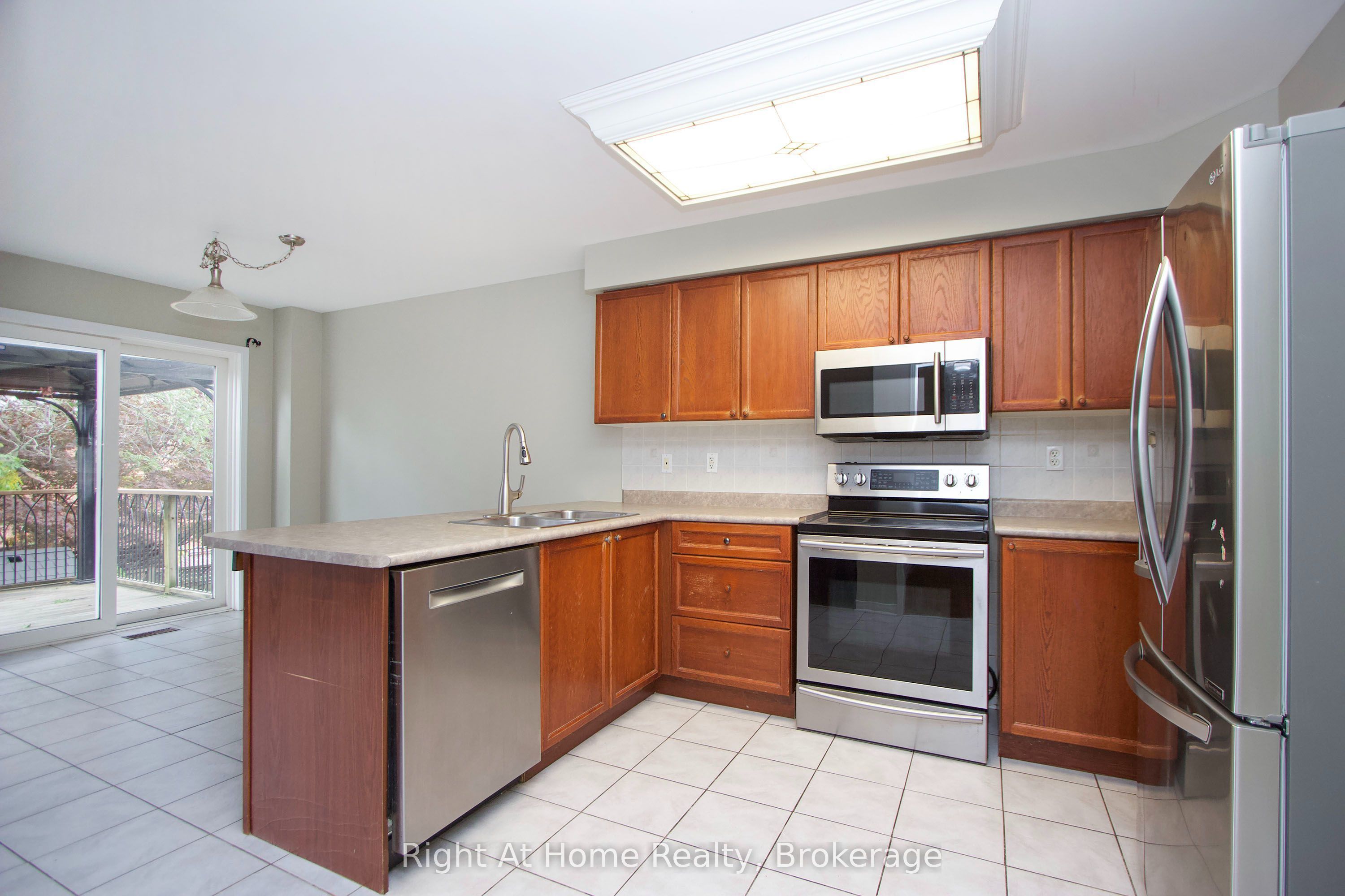 75 Millburn Drive Upper Unit Property Photo 7