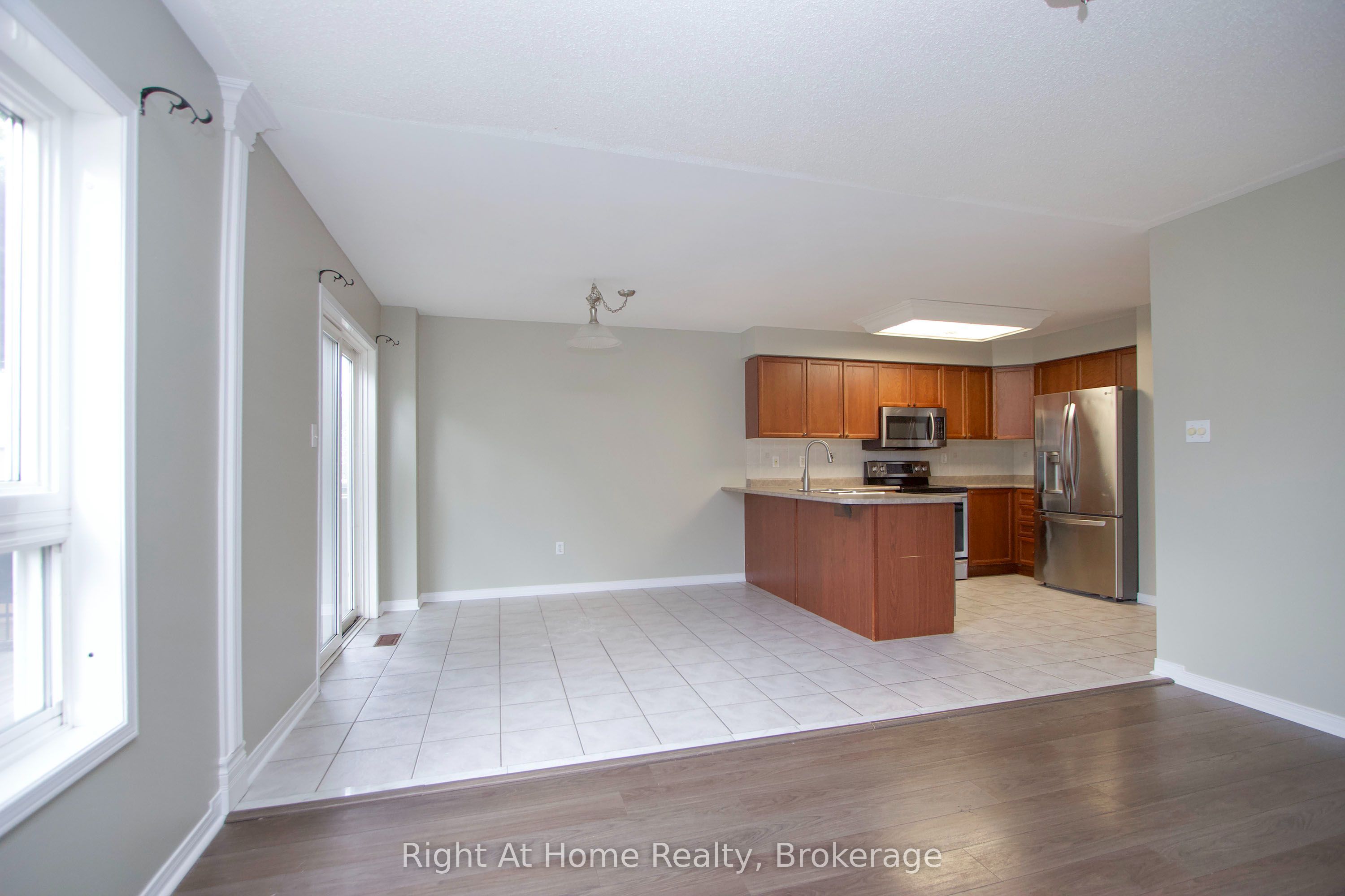 75 Millburn Drive Upper Unit Property Photo 12