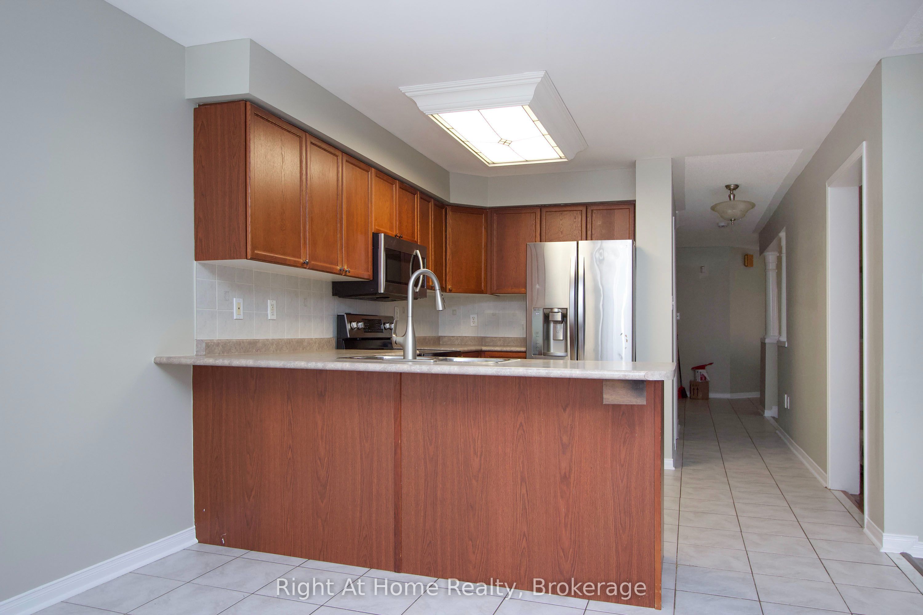 75 Millburn Drive Upper Unit Property Photo 13