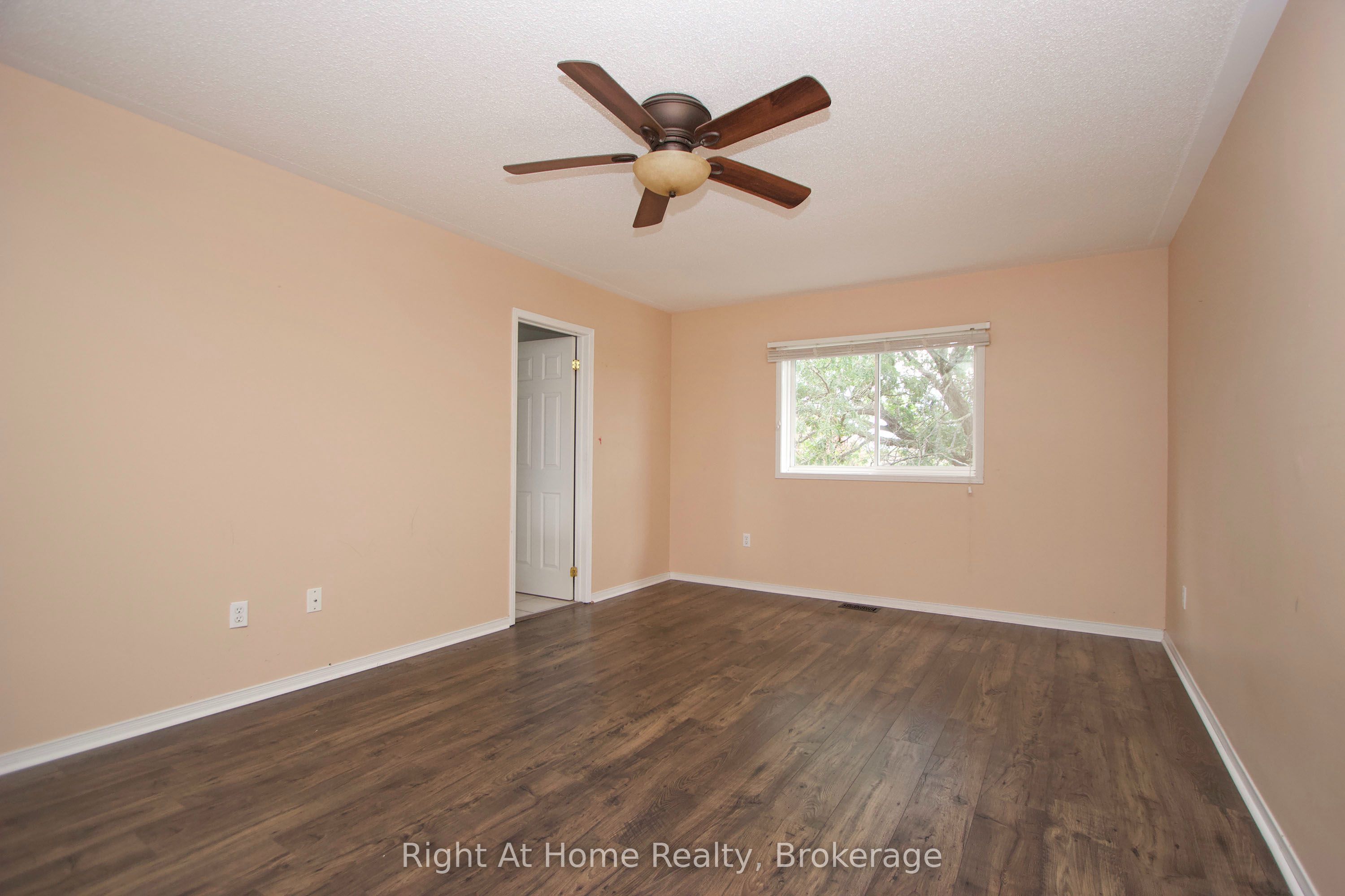 75 Millburn Drive Upper Unit Property Photo 17