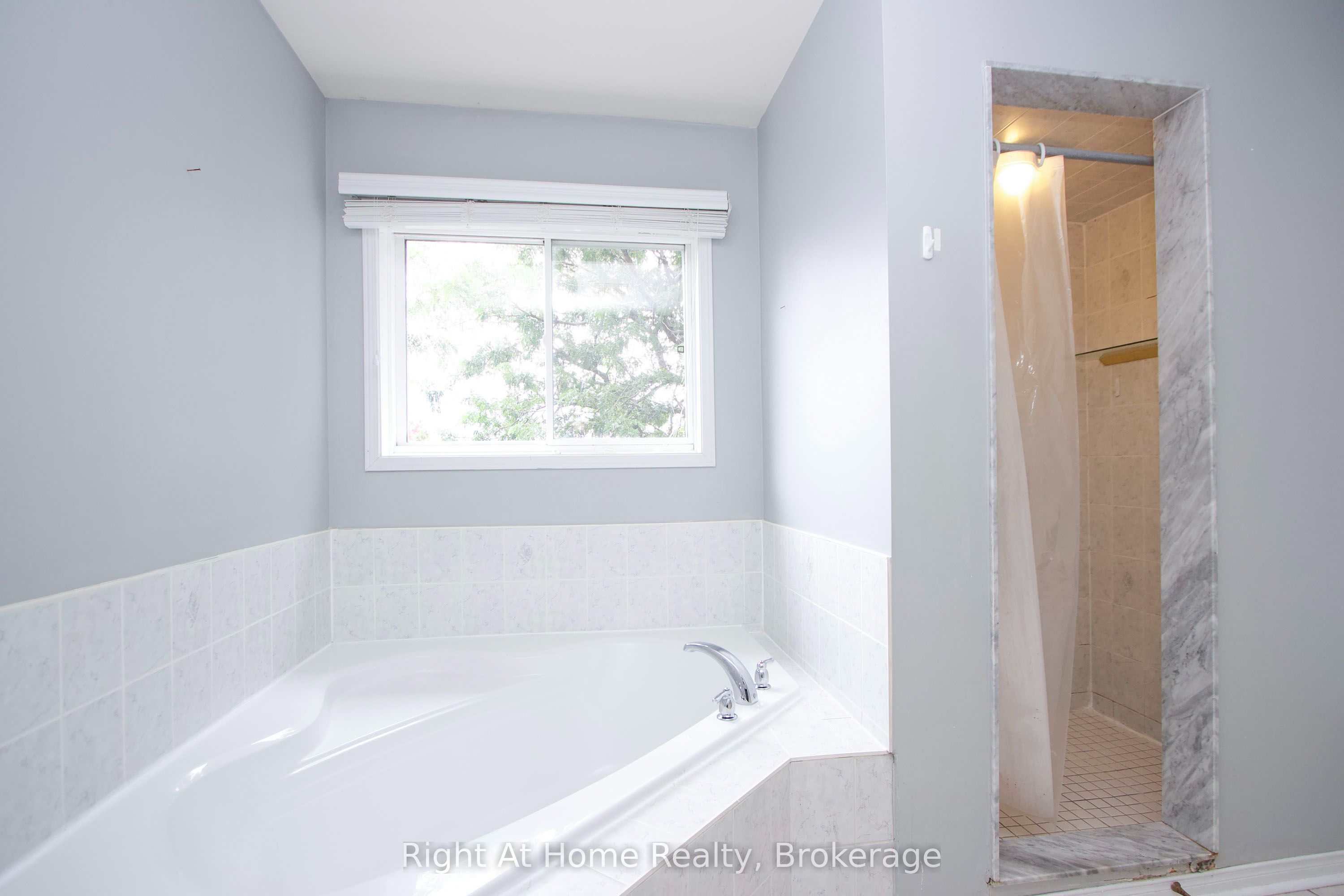 75 Millburn Drive Upper Unit Property Photo 19