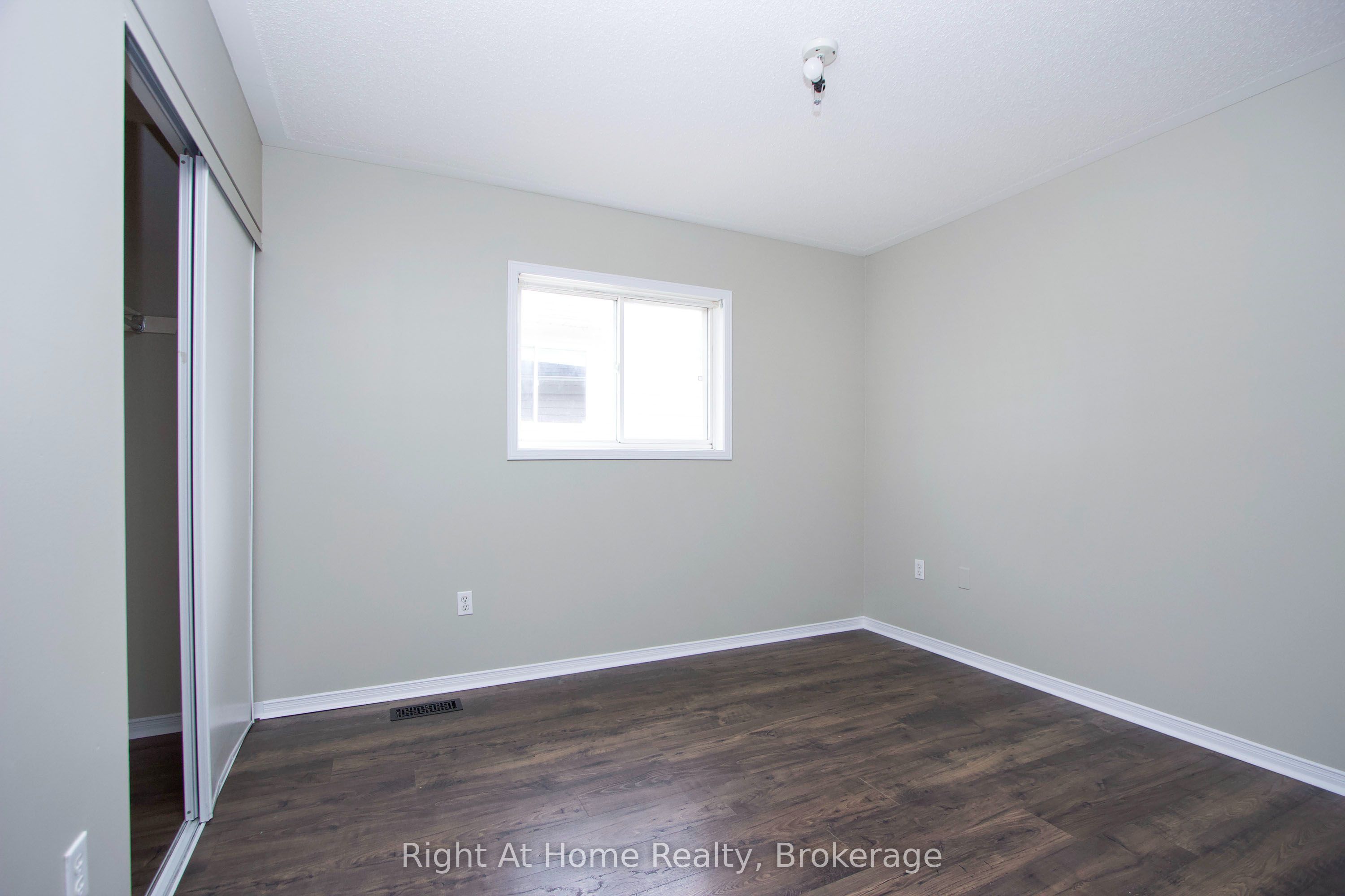 75 Millburn Drive Upper Unit Property Photo 20
