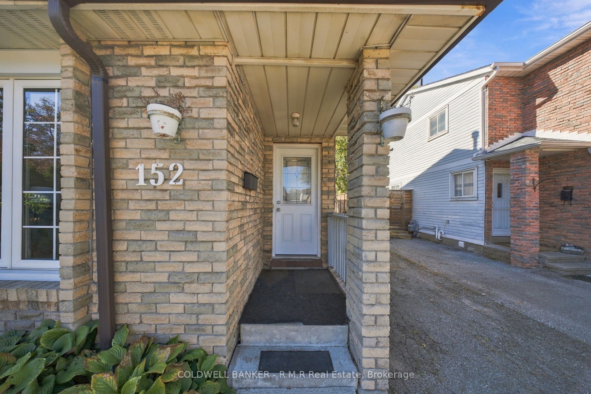152 Londonderry Street Property Photo 2