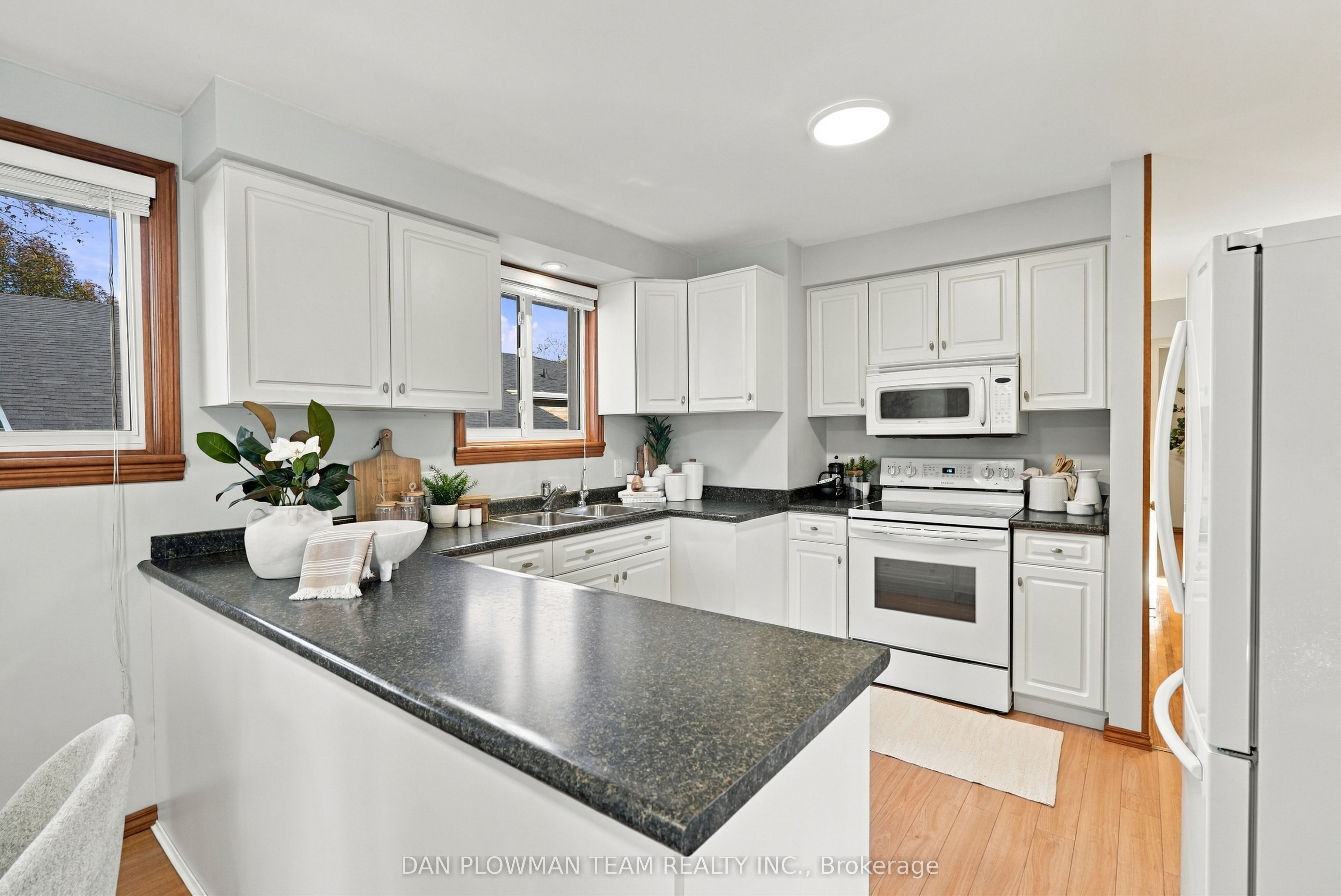 229 Phillip Murray Avenue Property Photo 11