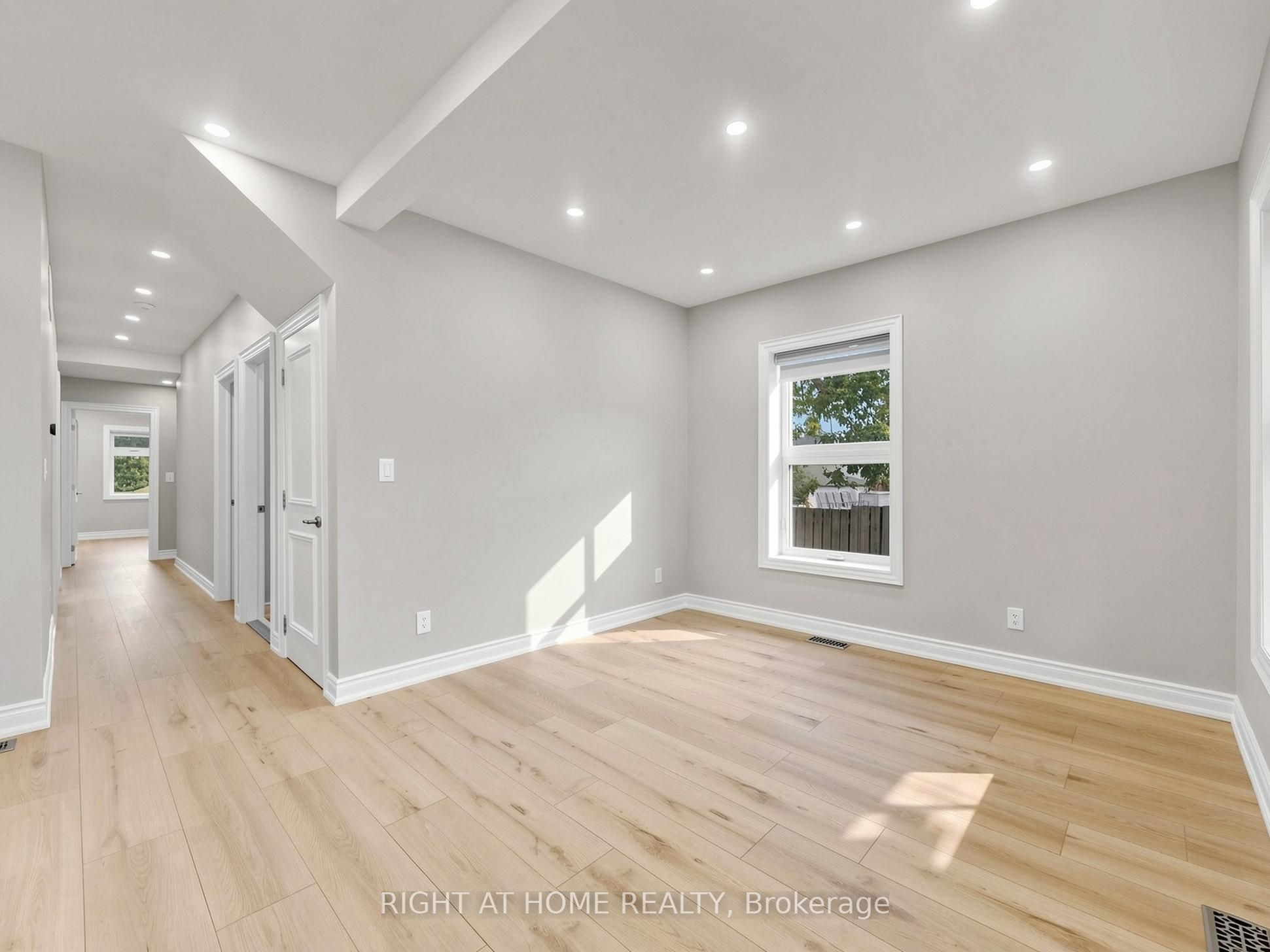 97 Park Road N Property Photo 5