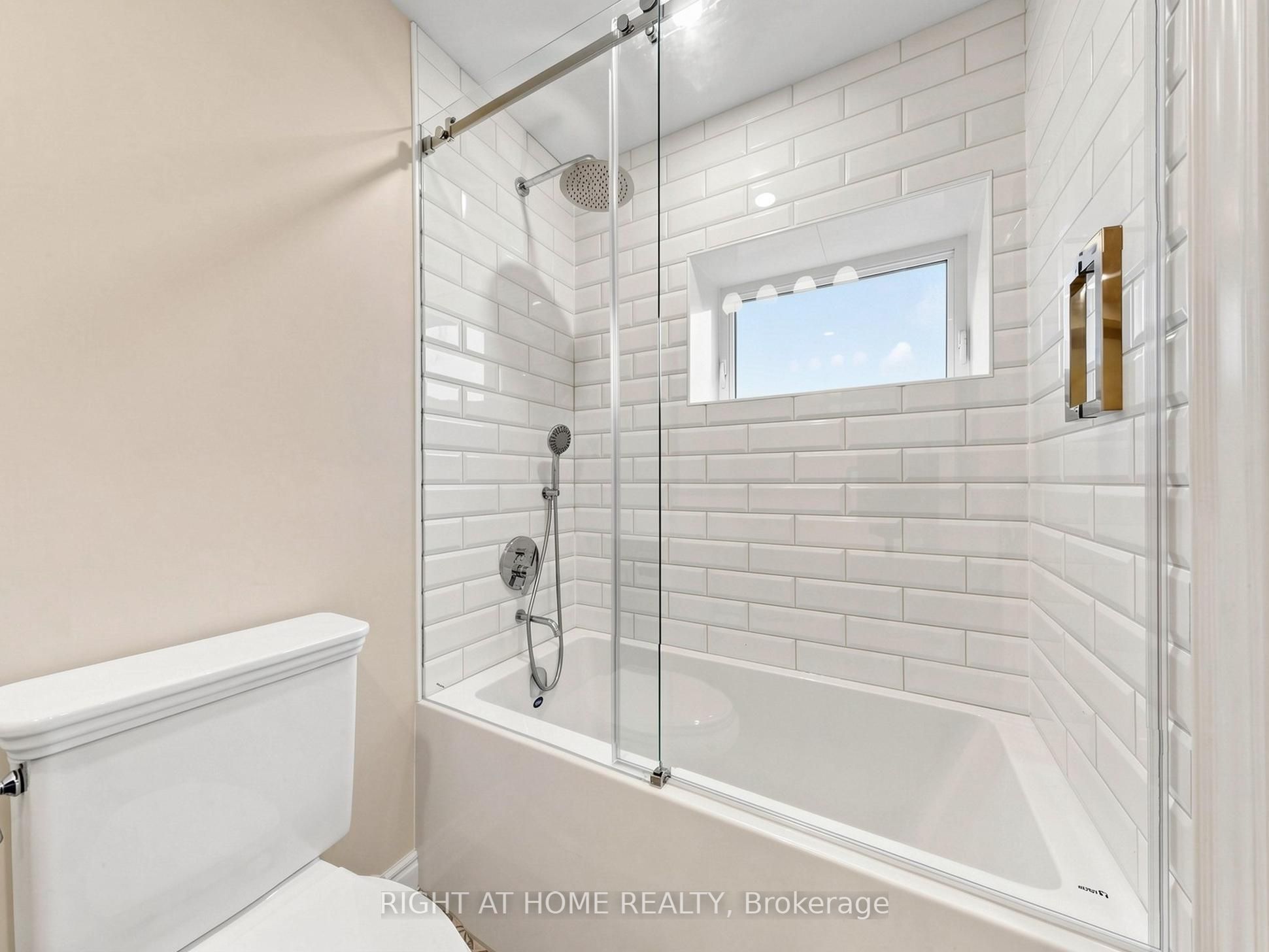 97 Park Road N Property Photo 12