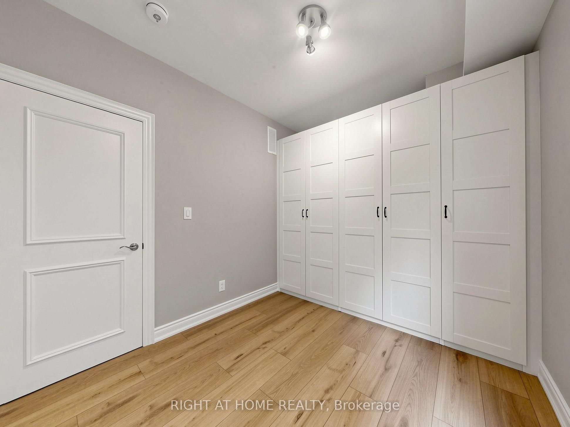 97 Park Road N Property Photo 14