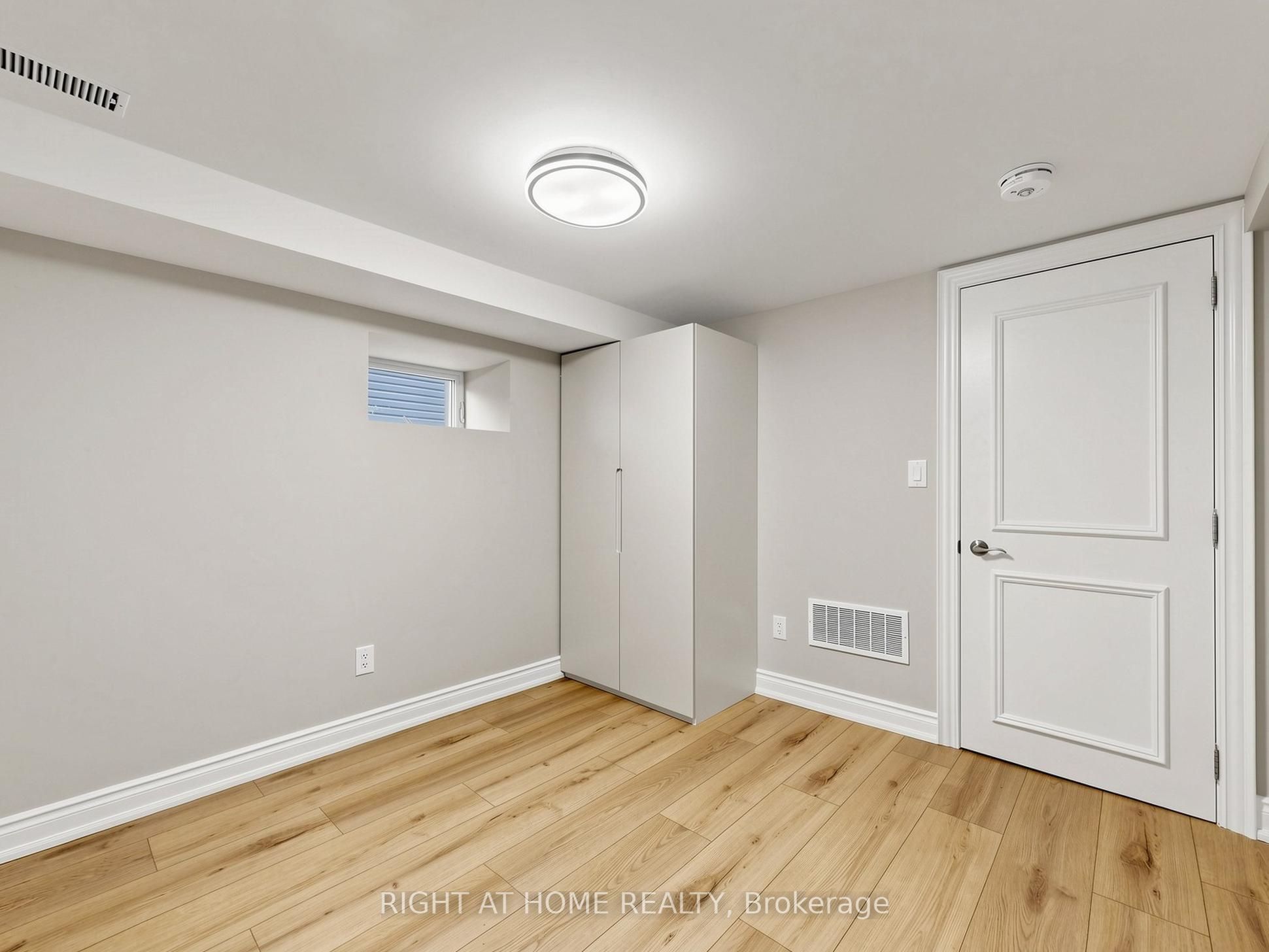 97 Park Road N Property Photo 31