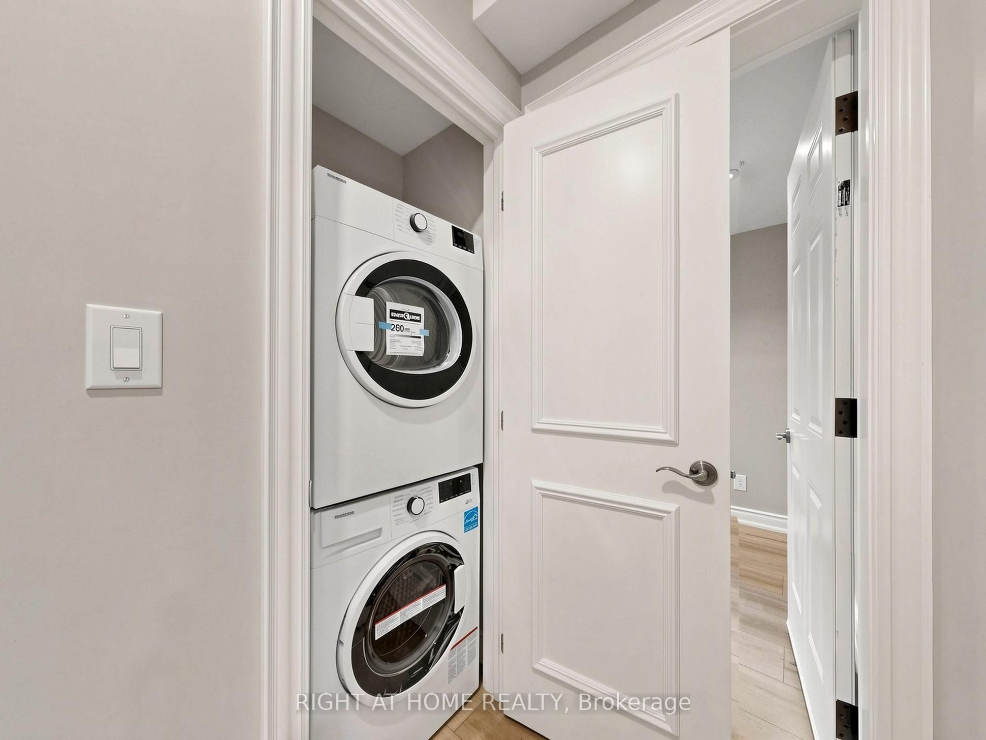 97 Park Road N Property Photo 34