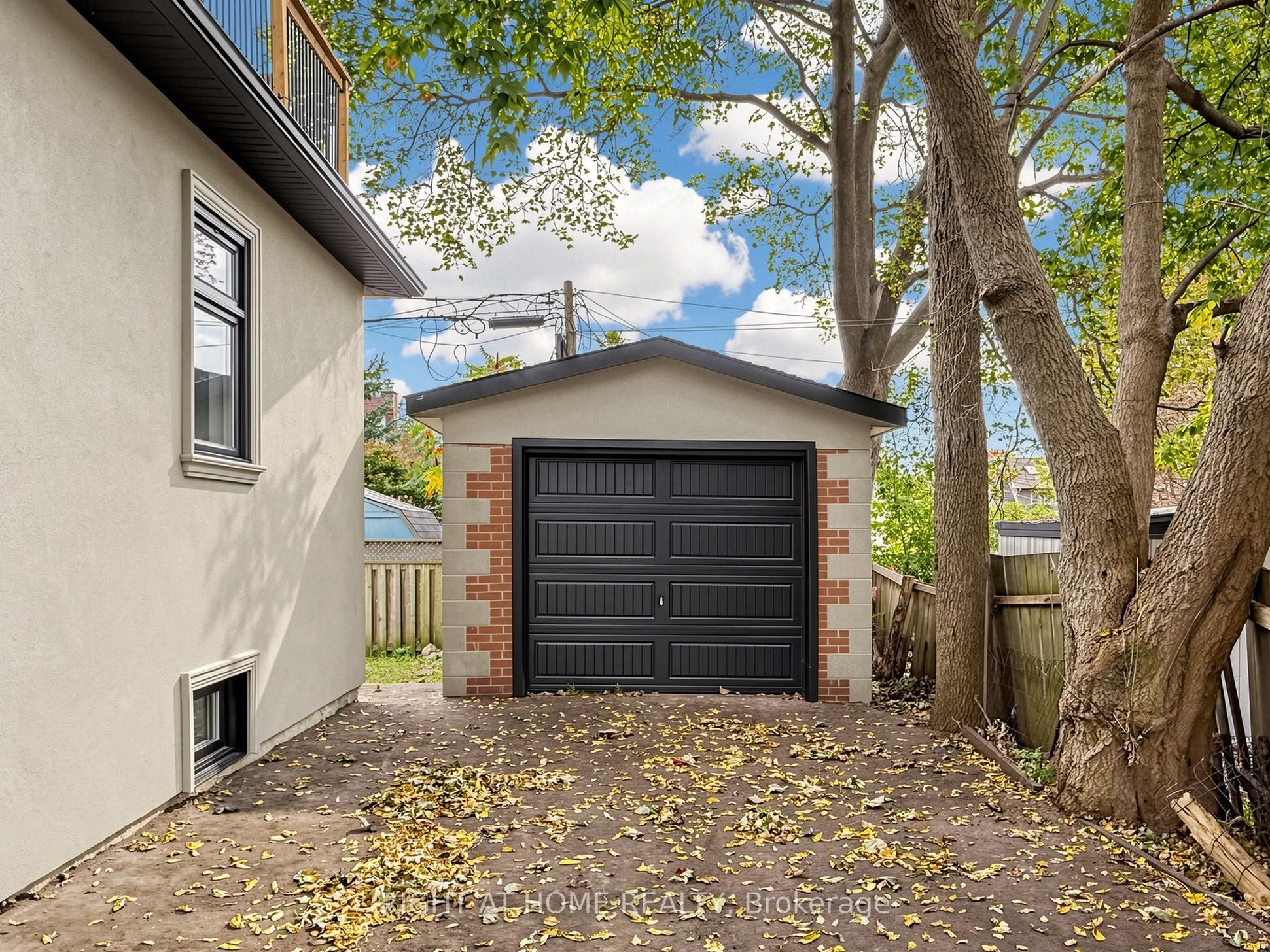97 Park Road N Property Photo 36