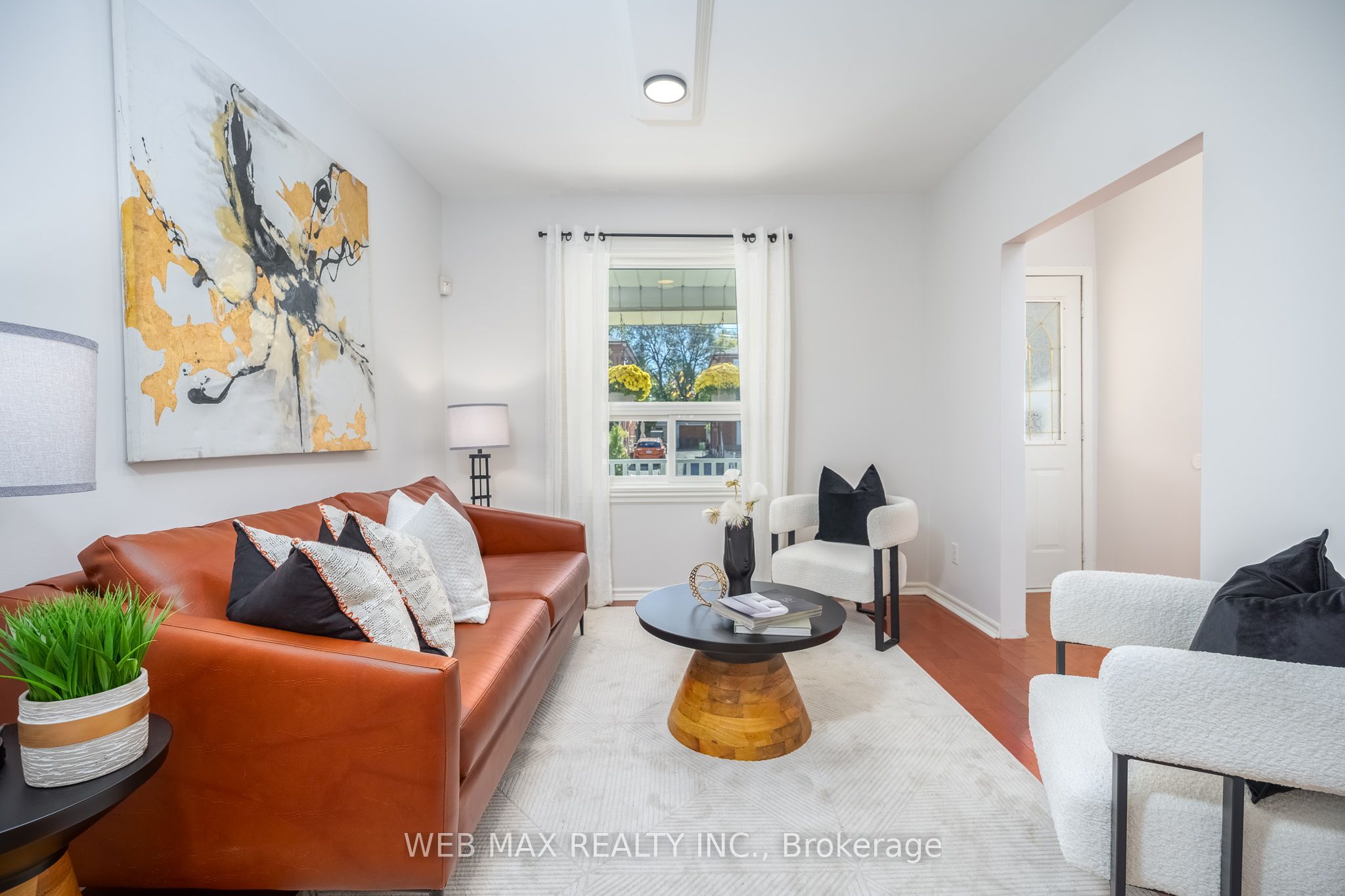 32 Aldergrove Avenue Property Photo 4
