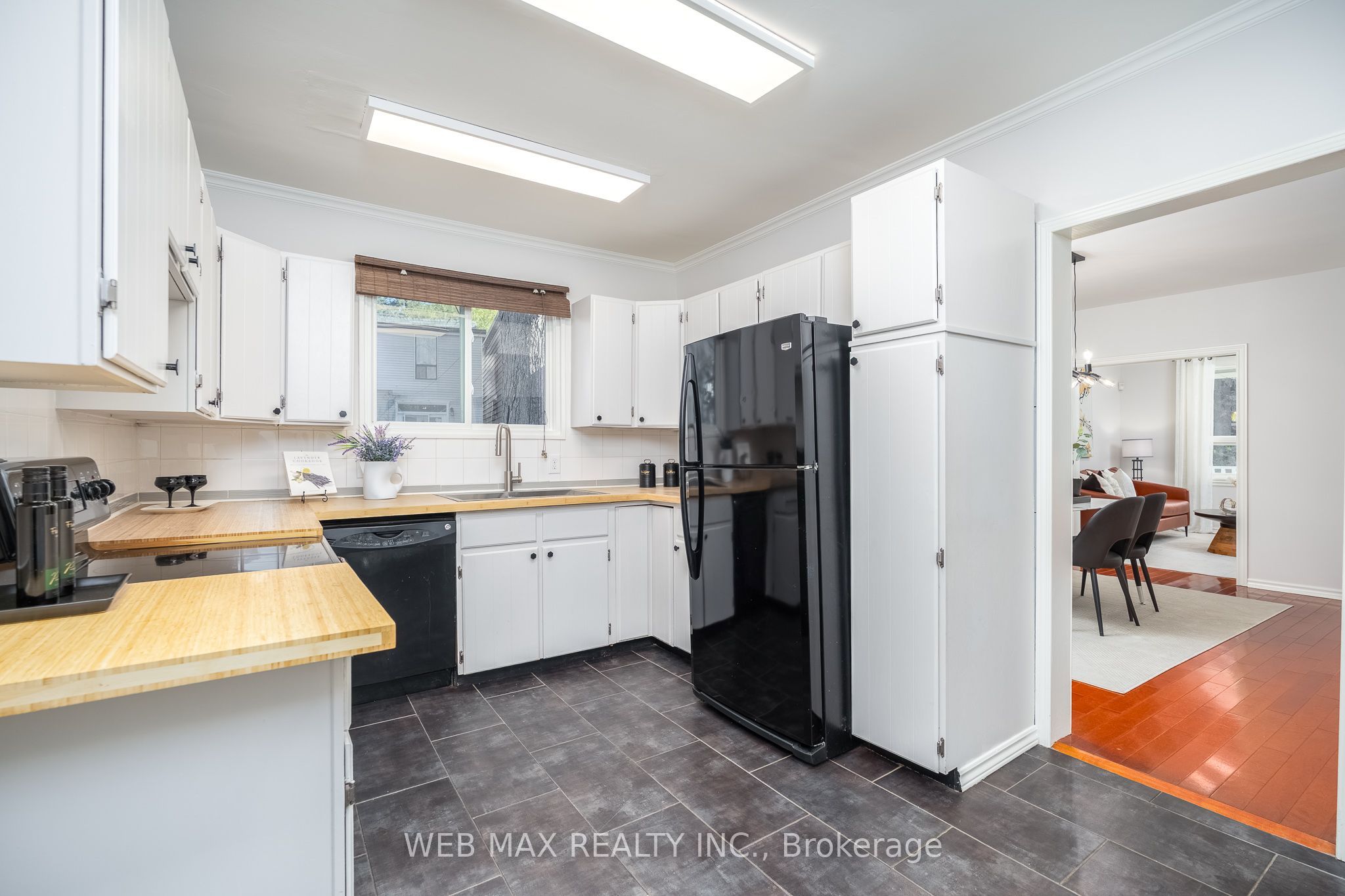 32 Aldergrove Avenue Property Photo 8