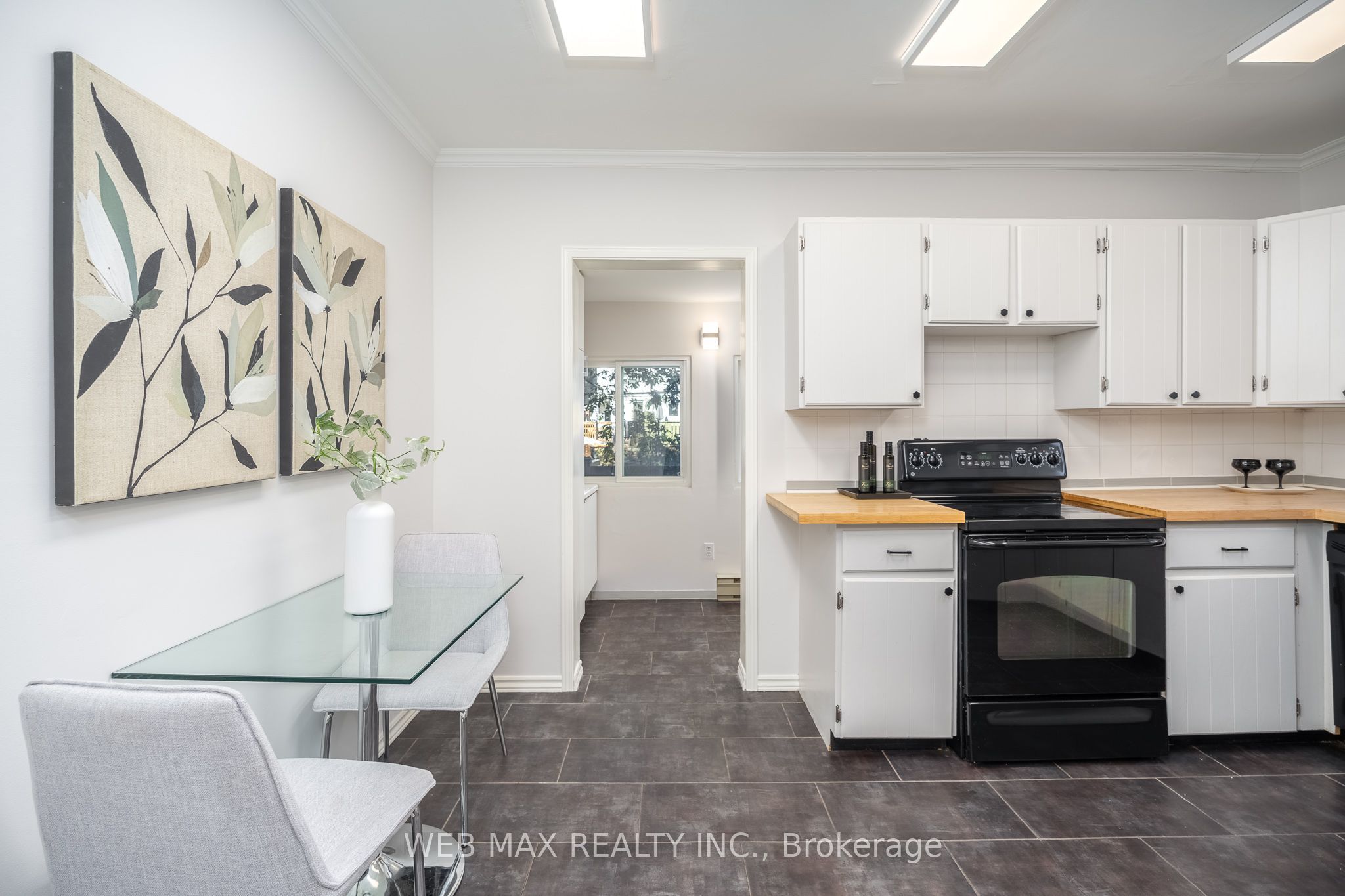 32 Aldergrove Avenue Property Photo 11