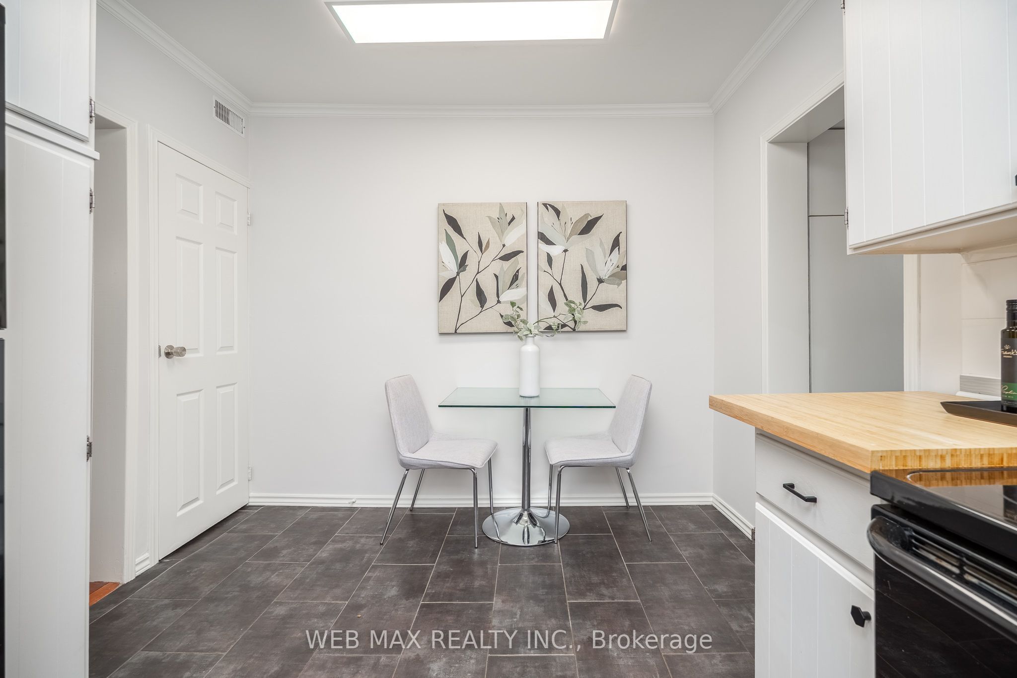 32 Aldergrove Avenue Property Photo 12