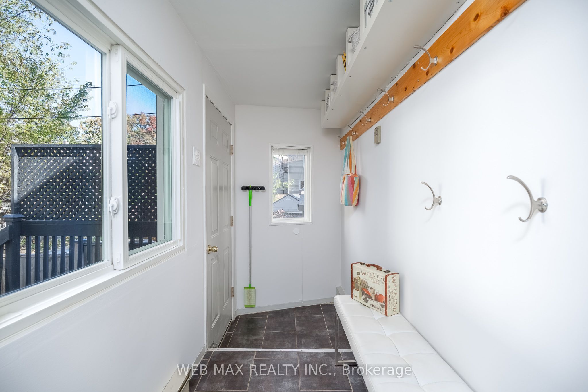 32 Aldergrove Avenue Property Photo 13