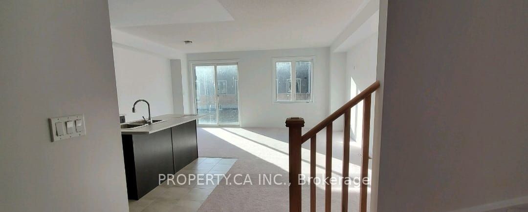 2032 Cameron Lott Crescent Property Photo 3