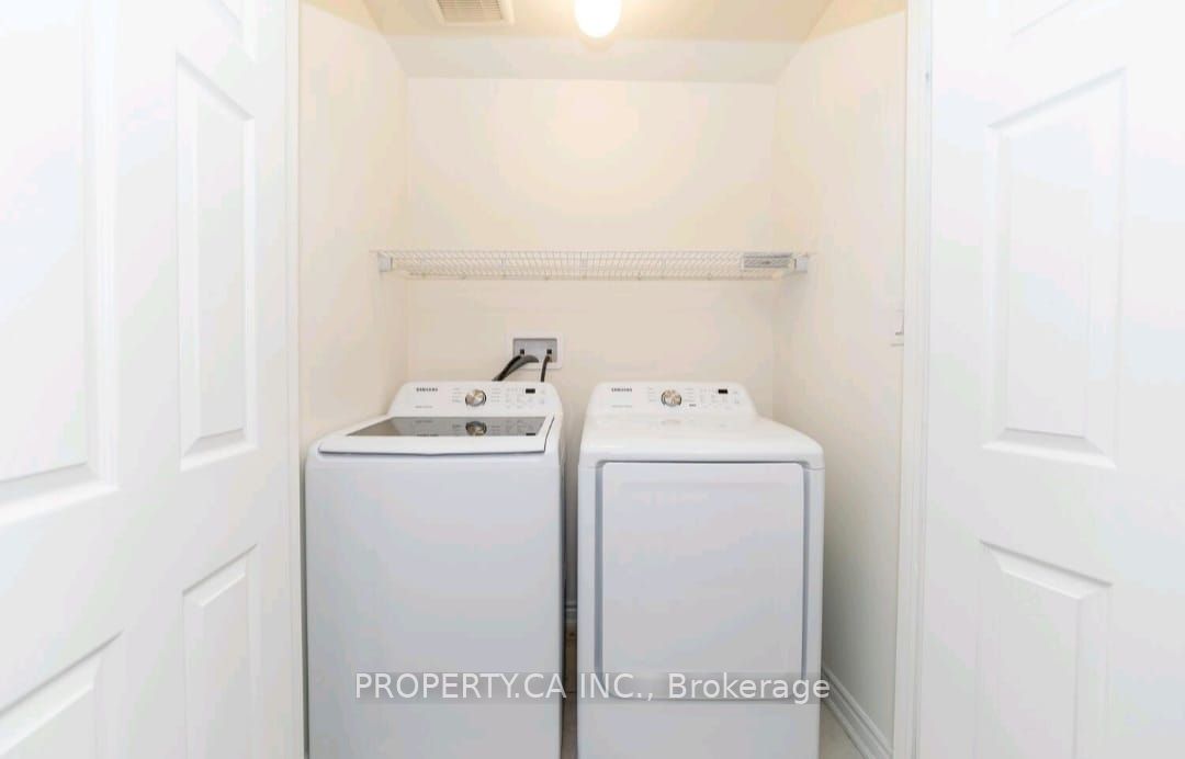 2032 Cameron Lott Crescent Property Photo 12