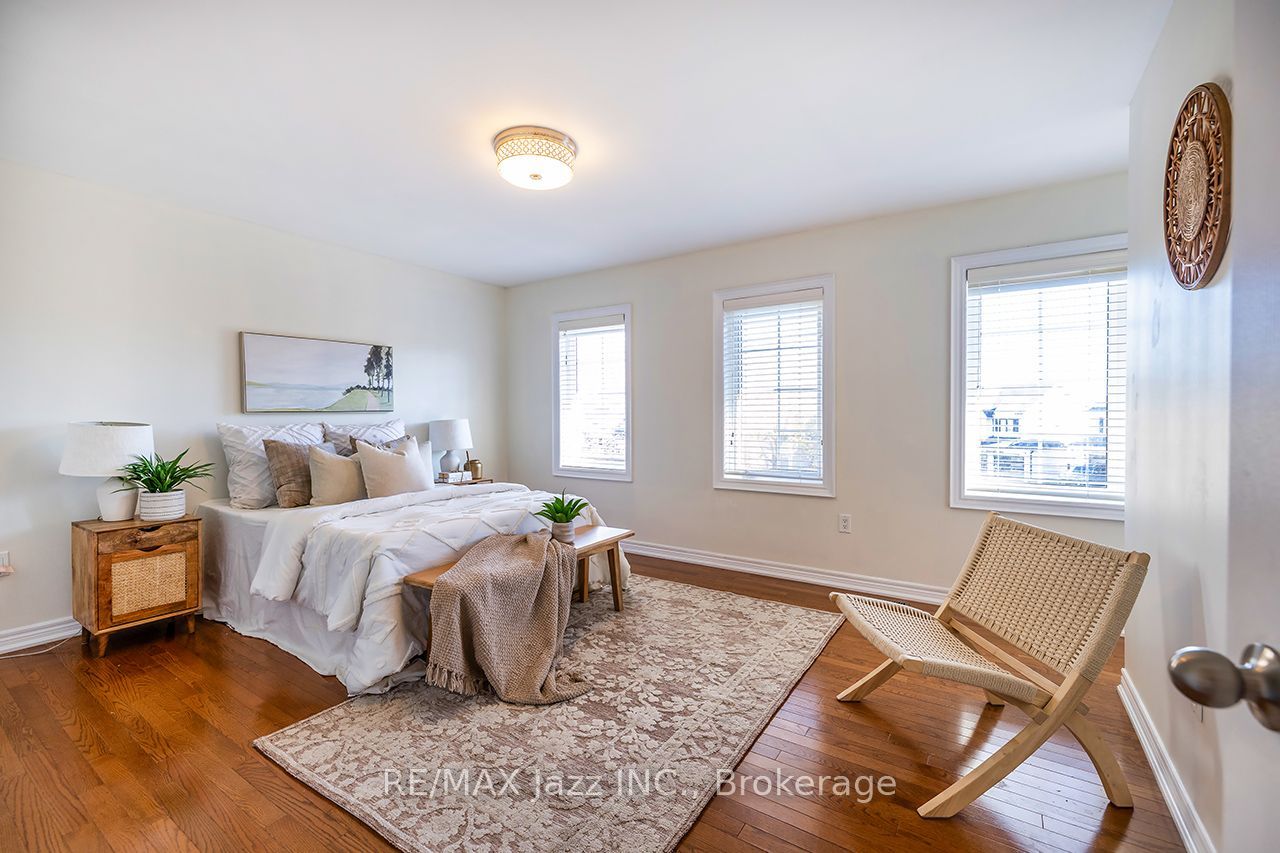 1296 Ravencliffe Court Property Photo 14