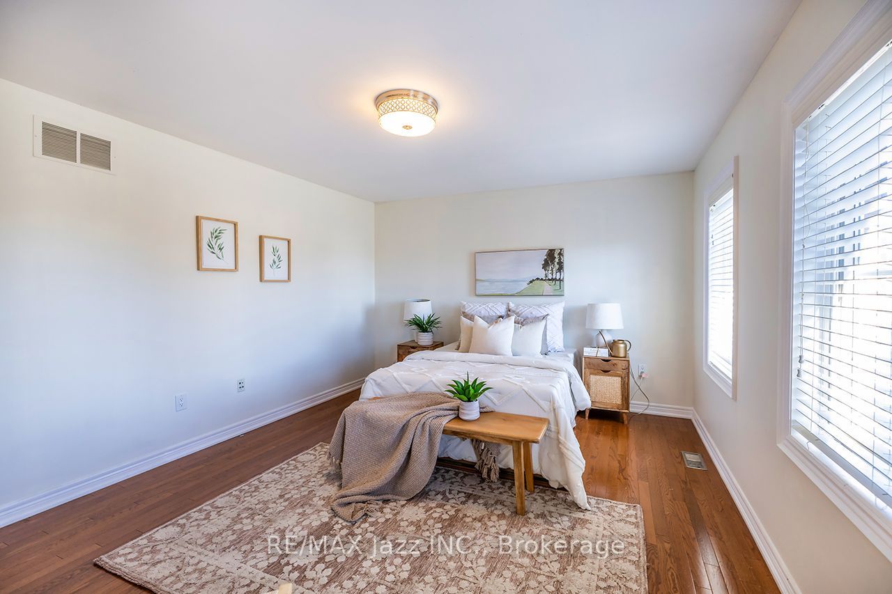 1296 Ravencliffe Court Property Photo 15