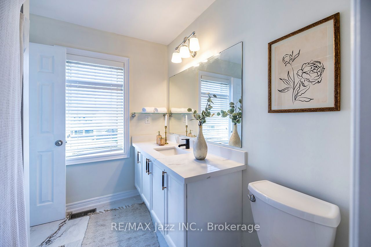 1296 Ravencliffe Court Property Photo 17