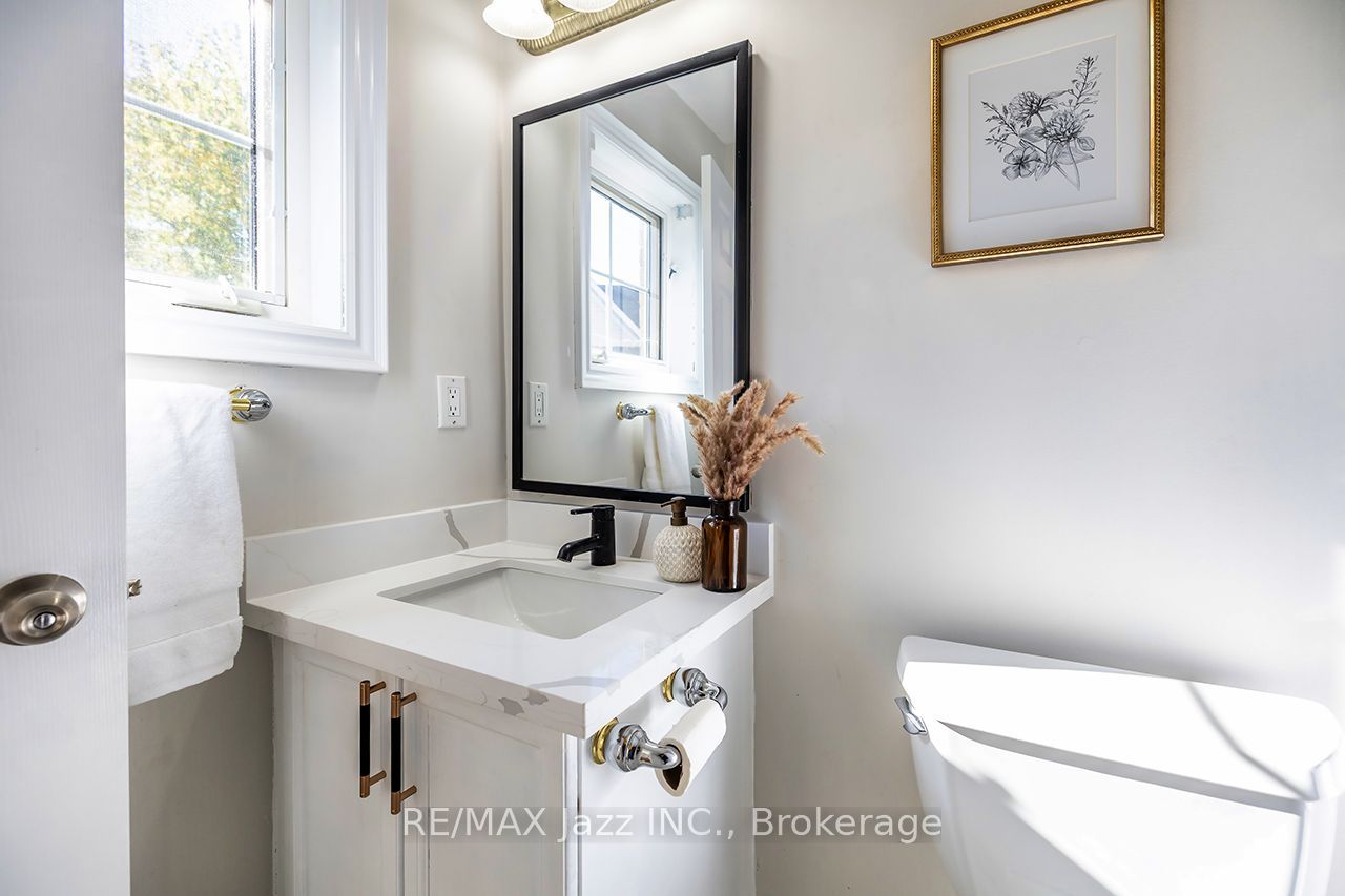 1296 Ravencliffe Court Property Photo 19