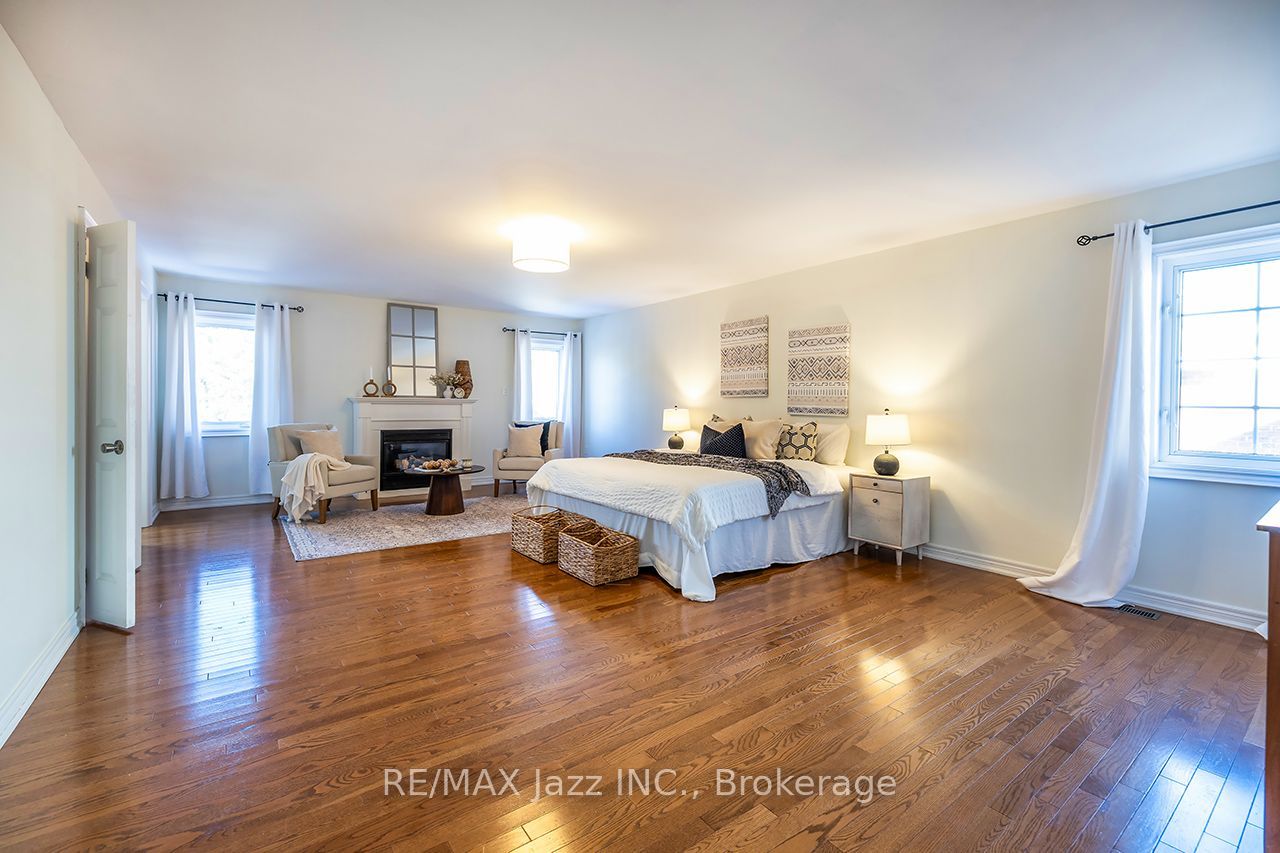 1296 Ravencliffe Court Property Photo 21