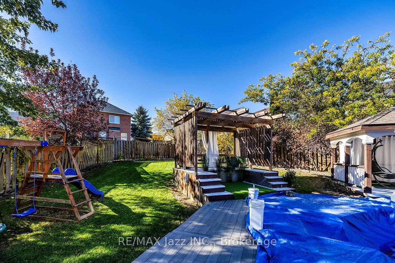 1296 Ravencliffe Court Property Photo 40