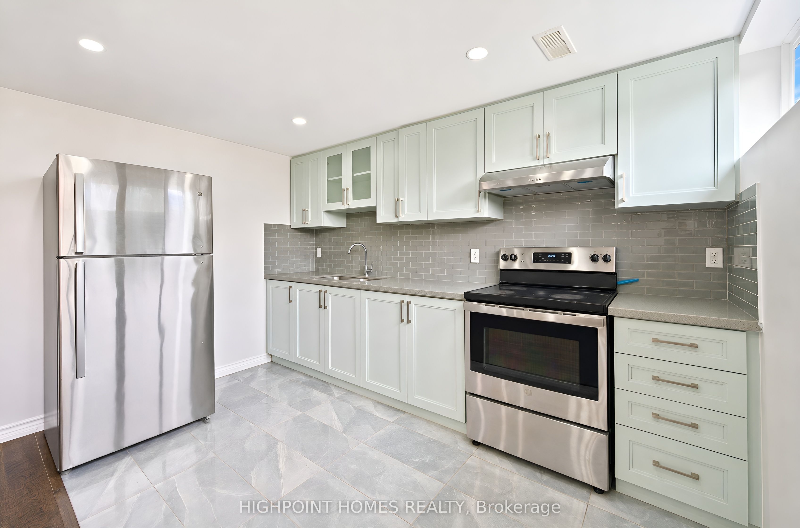 26 Slan Avenue Property Photo 27