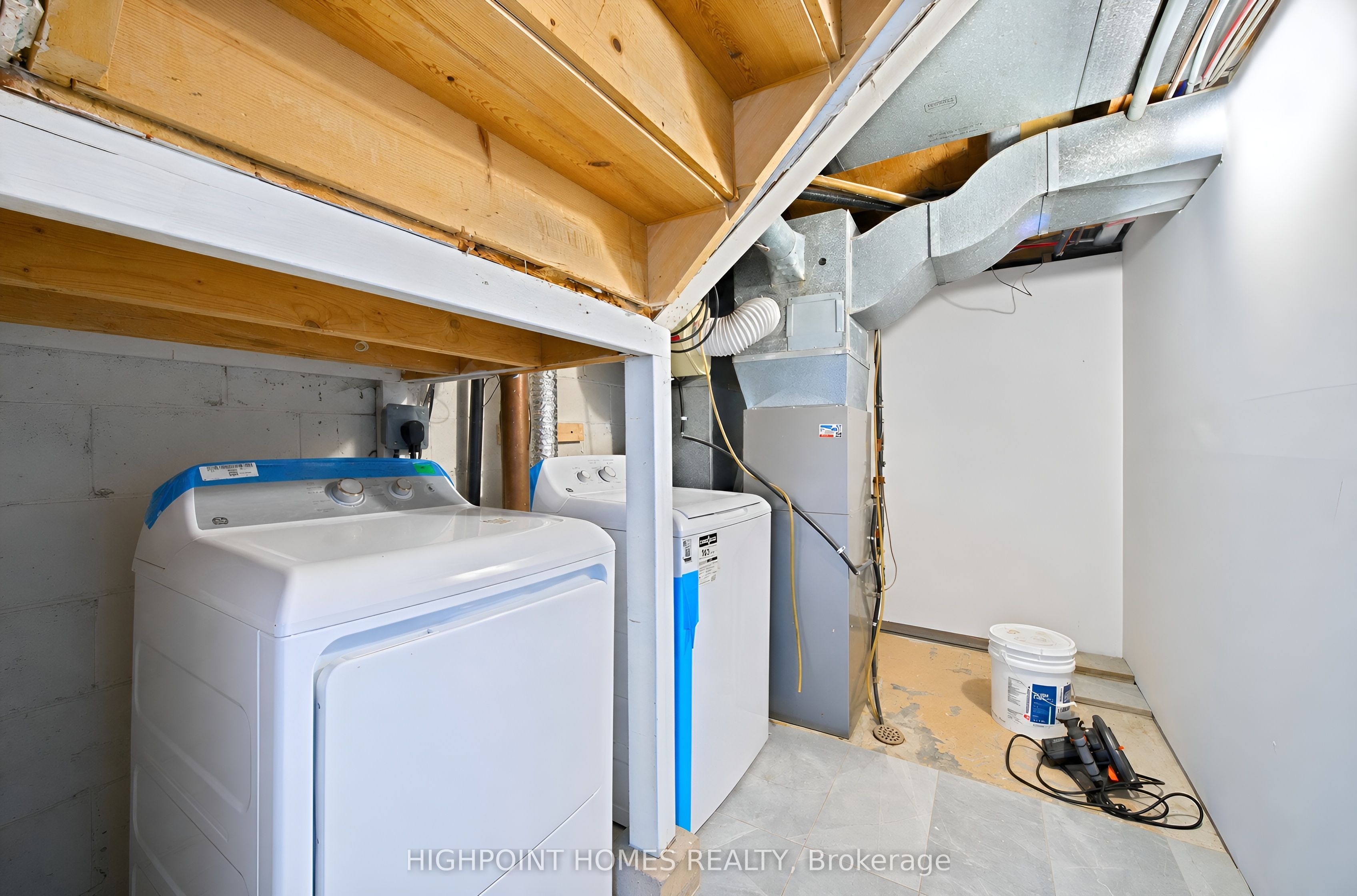 26 Slan Avenue Property Photo 33