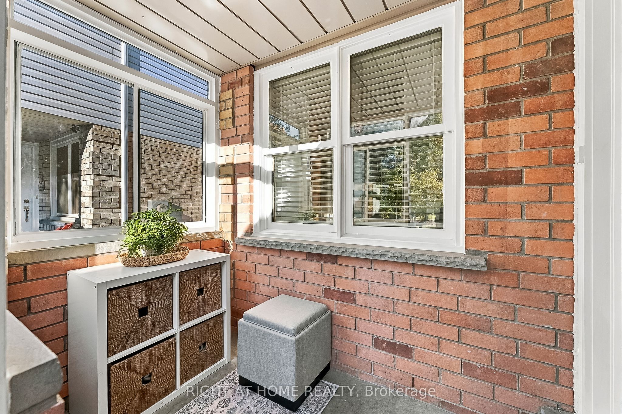 56 Teddington Crescent Property Photo 2