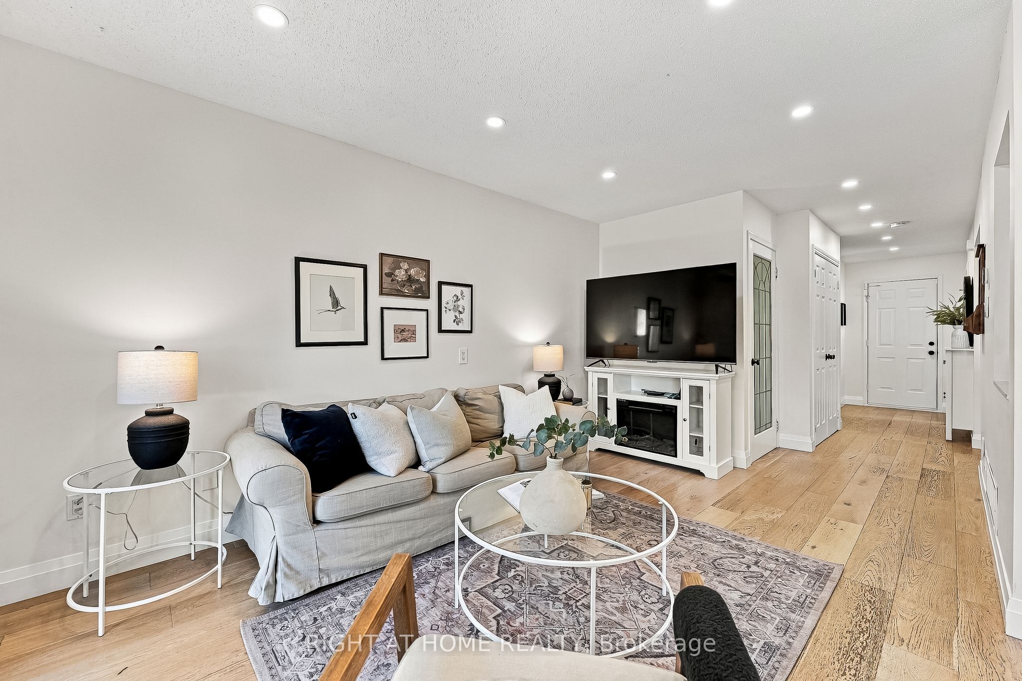 56 Teddington Crescent Property Photo 4