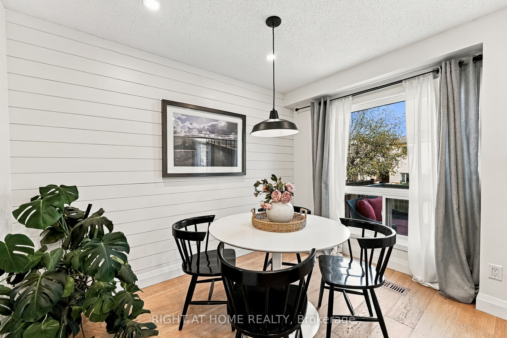 56 Teddington Crescent Property Photo 7