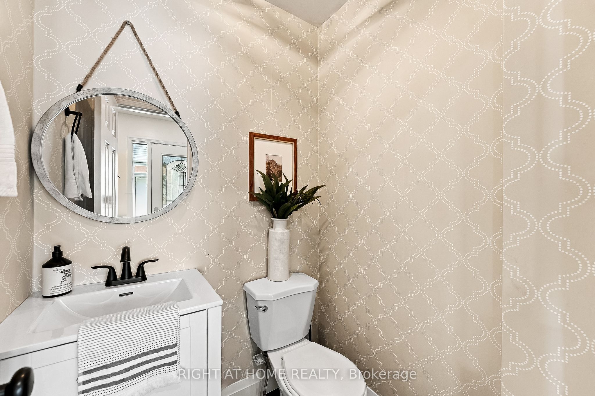 56 Teddington Crescent Property Photo 15