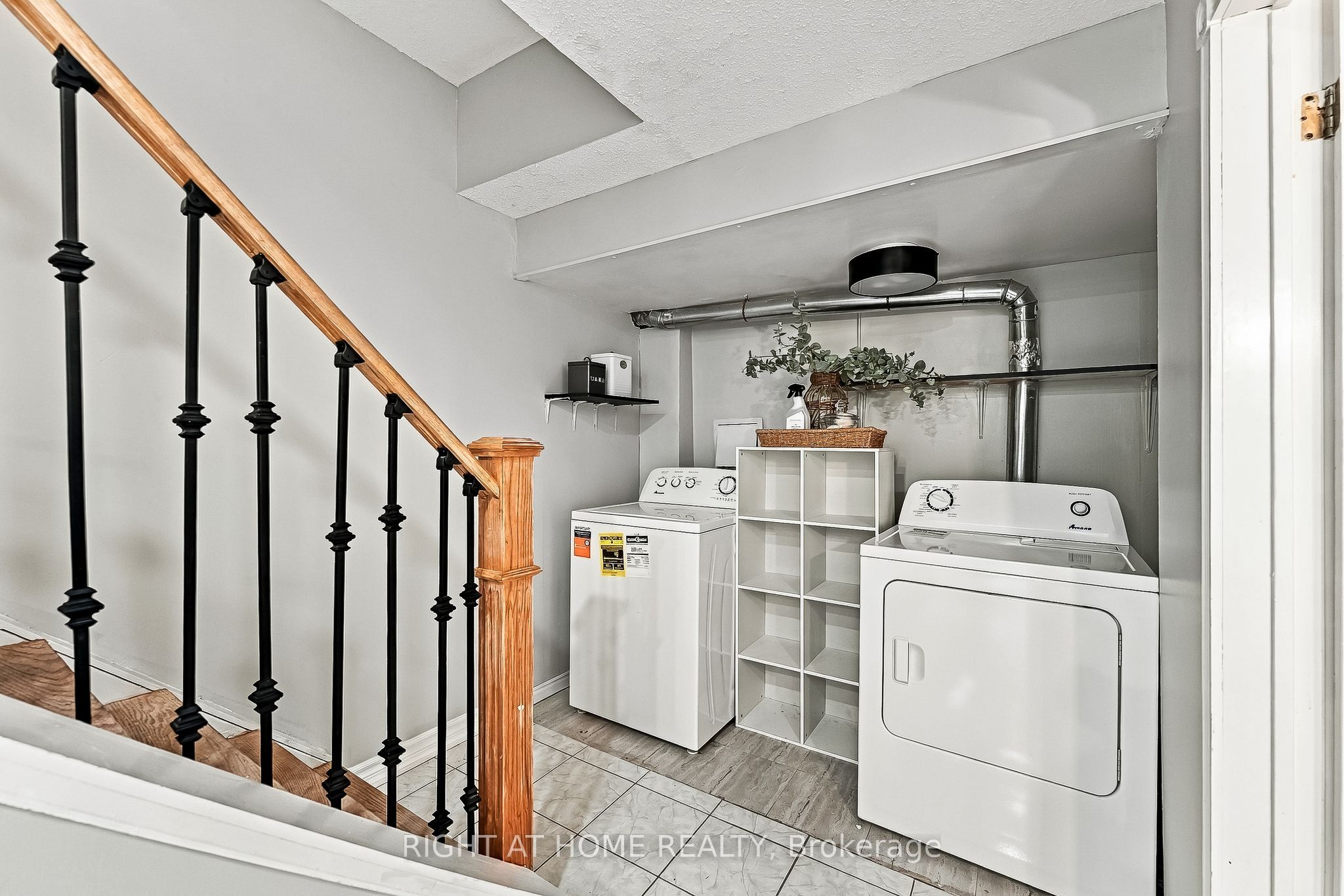 56 Teddington Crescent Property Photo 27
