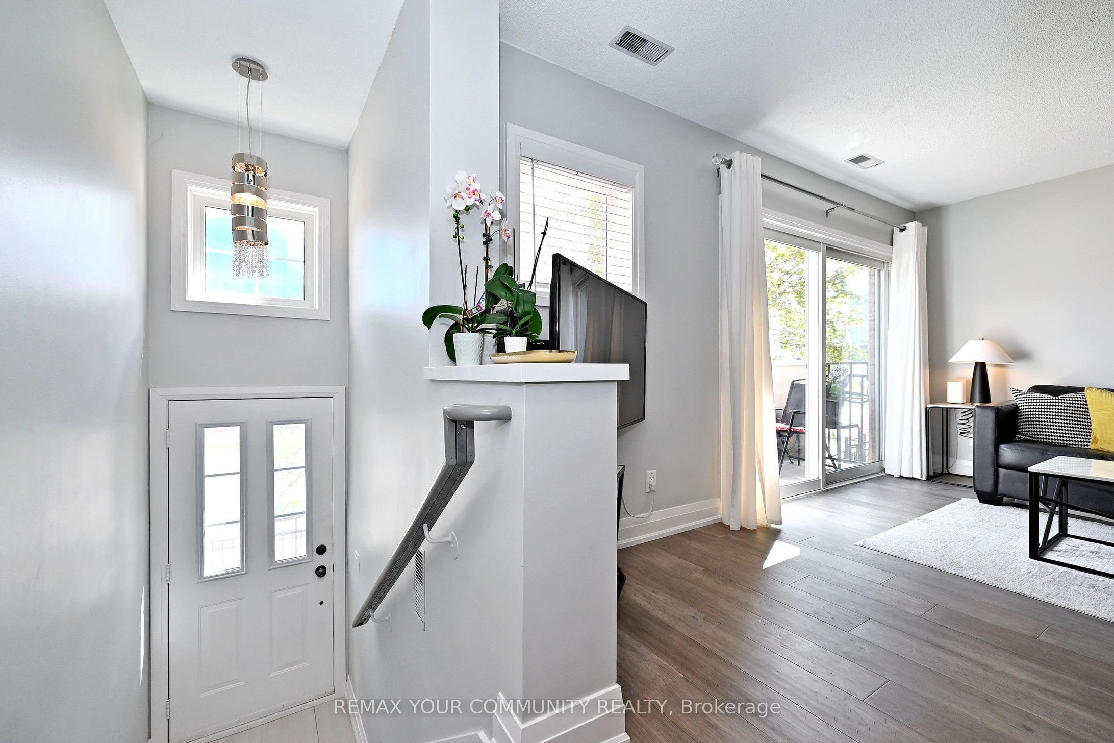 1400 The Esplanade N 805 Property Photo 2