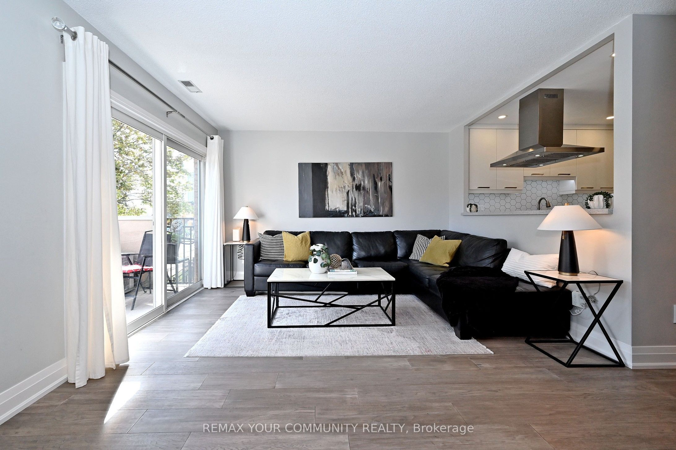 1400 The Esplanade N 805 Property Photo 3