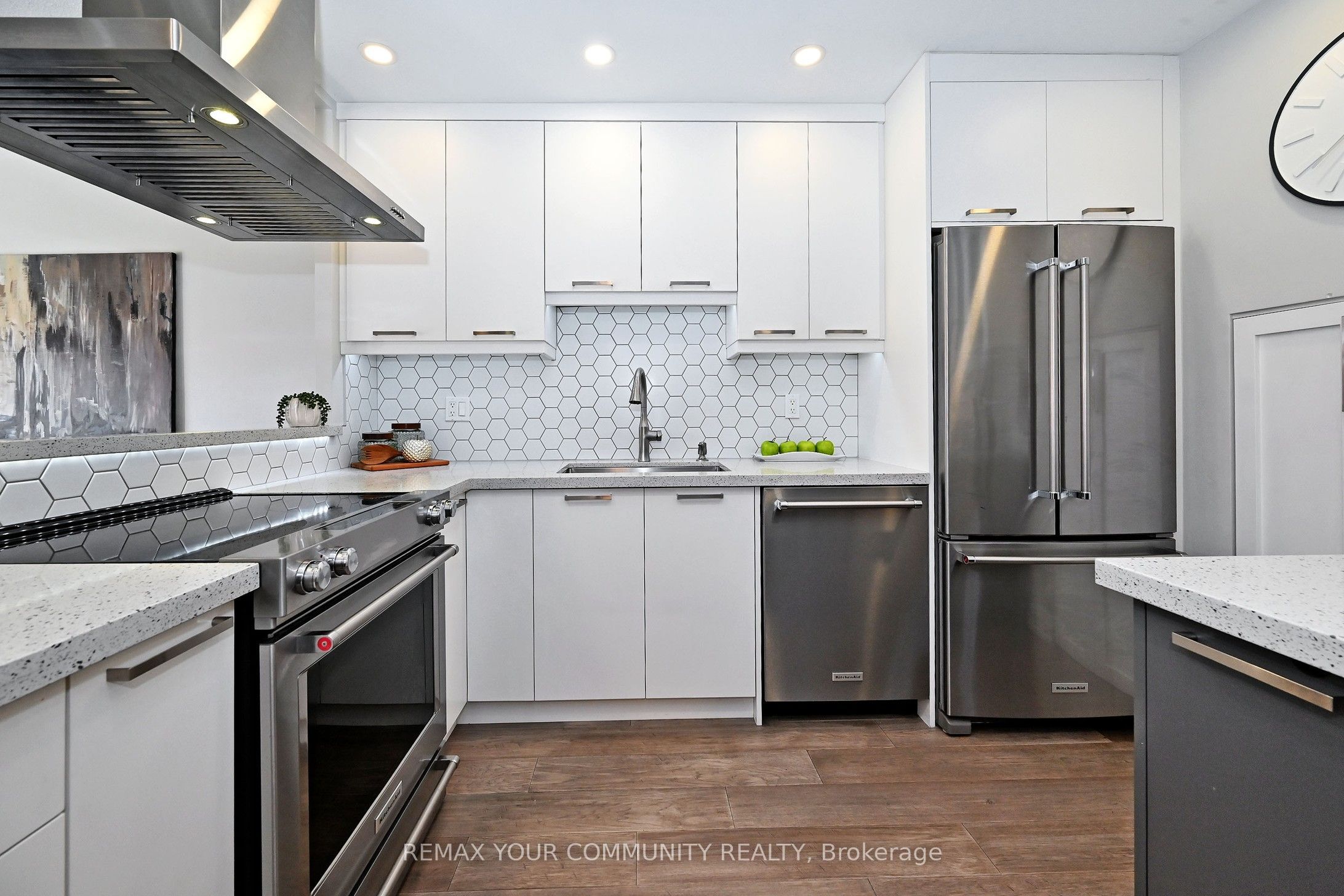 1400 The Esplanade N 805 Property Photo 5
