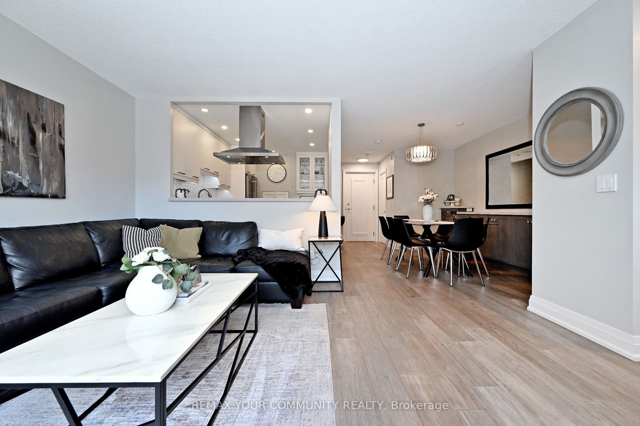 1400 The Esplanade N 805 Property Photo 8