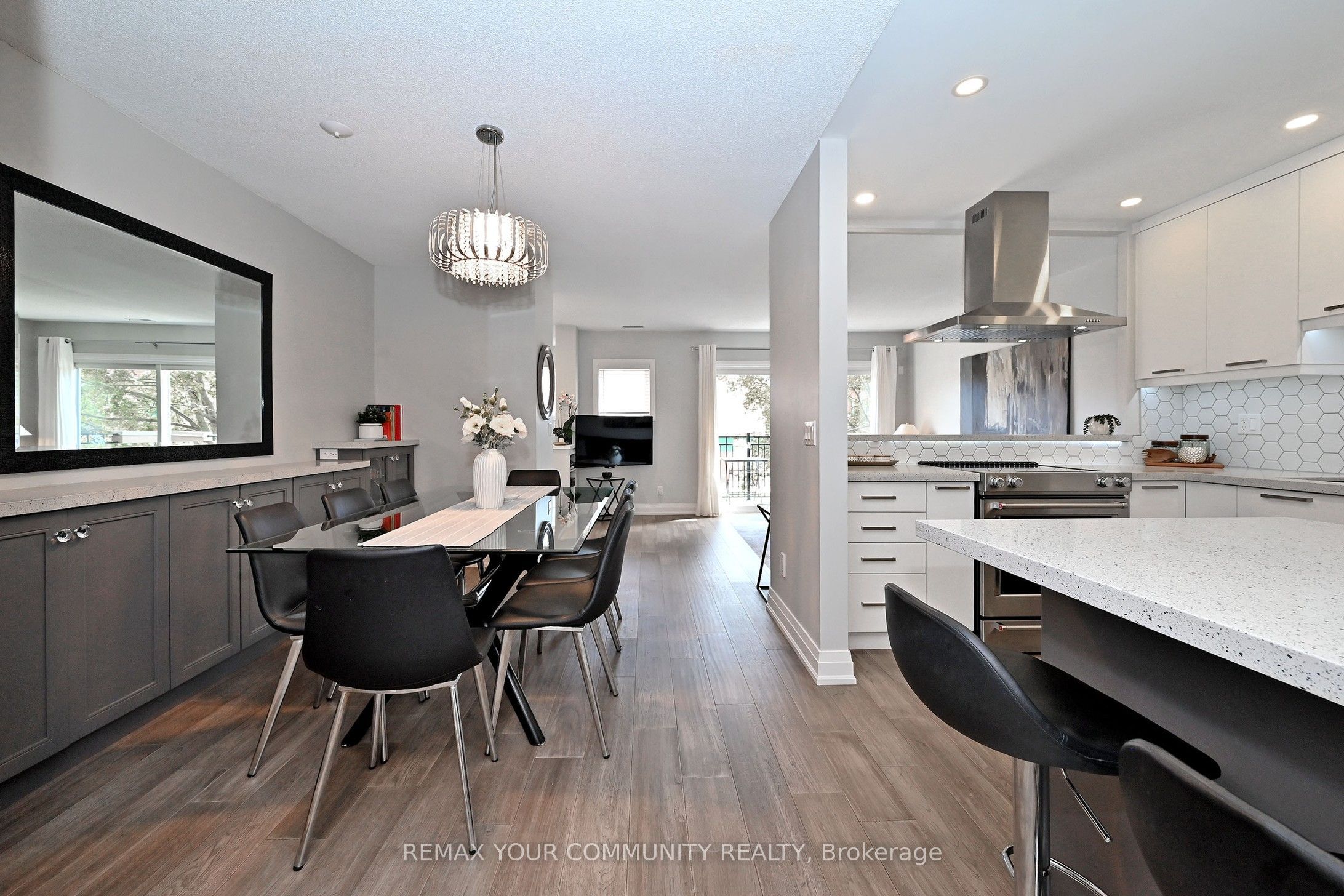 1400 The Esplanade N 805 Property Photo 10